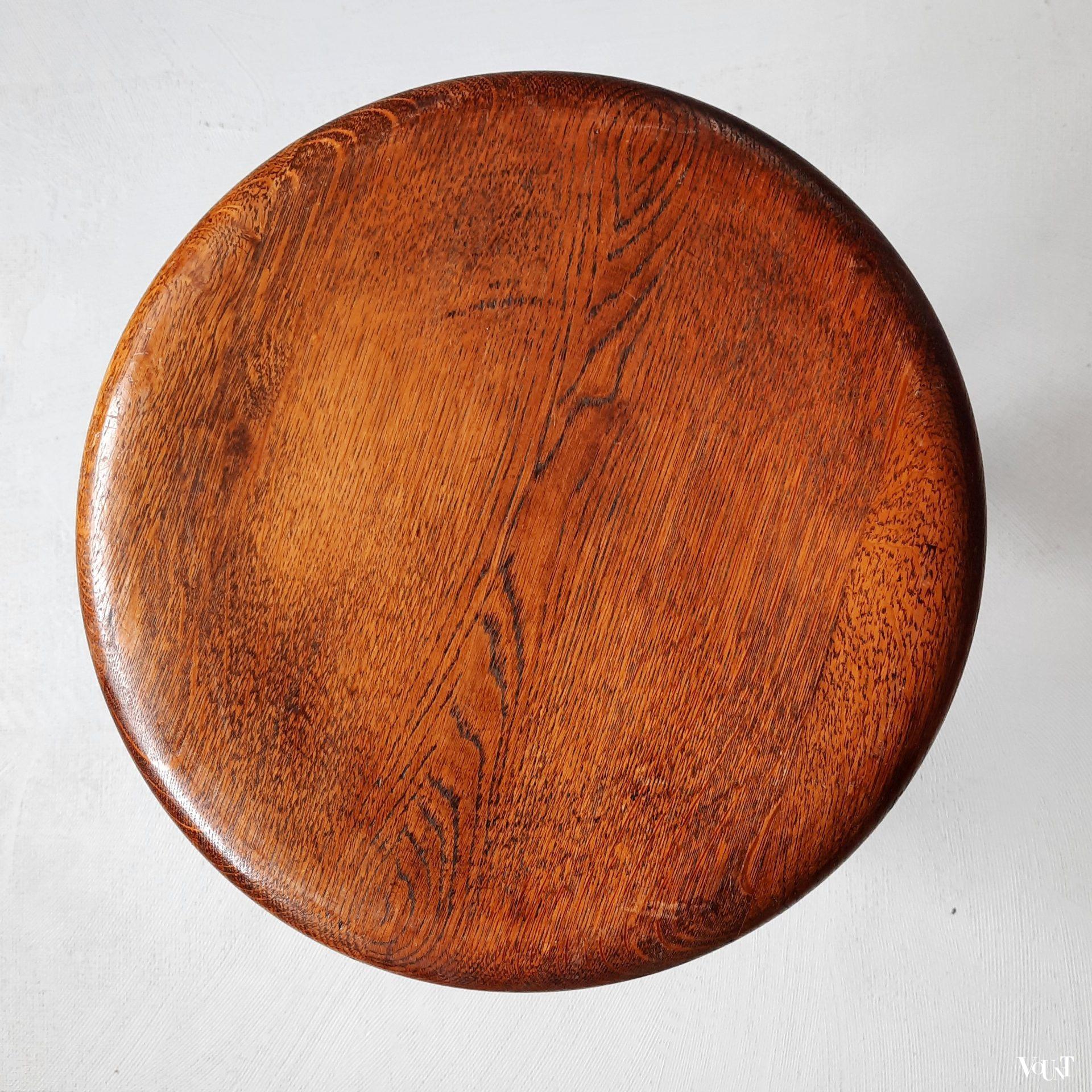 Franse eikenhouten kruk met gedraaide poten