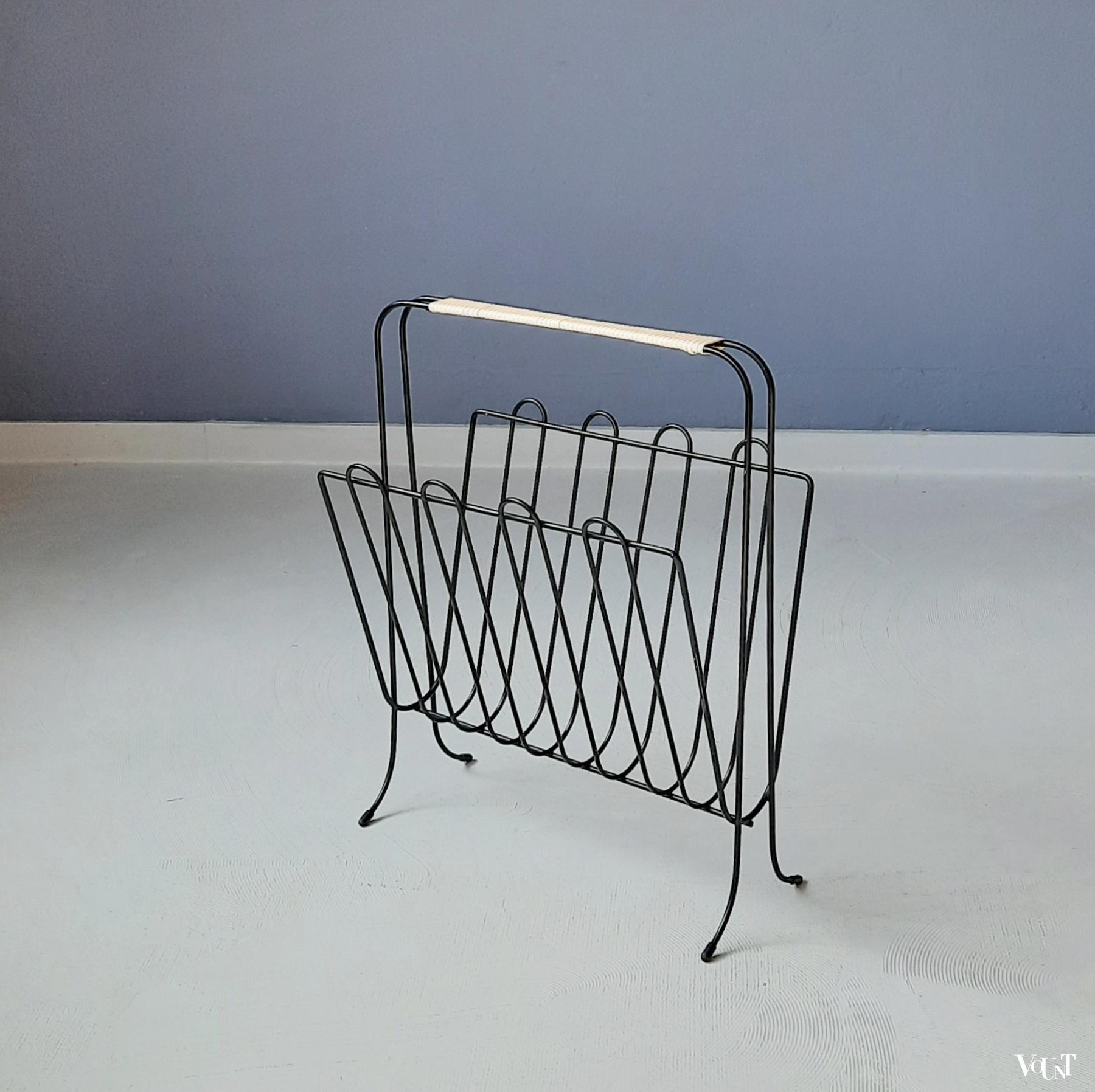 Zwart metalen lectuurrek, jaren '50