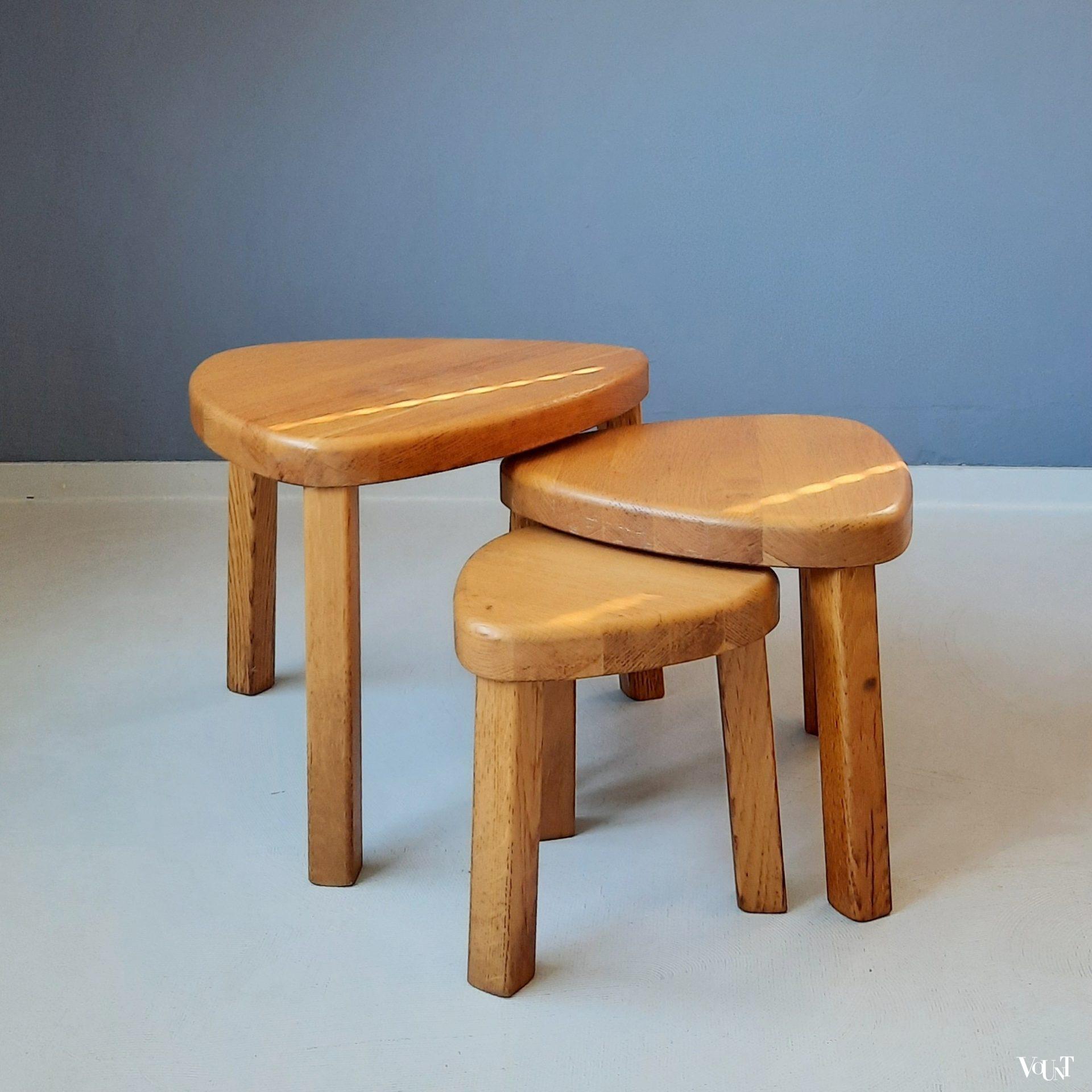 Brutalist set van 3 blonde eikenhouten bijzettafeltjes, jaren '70