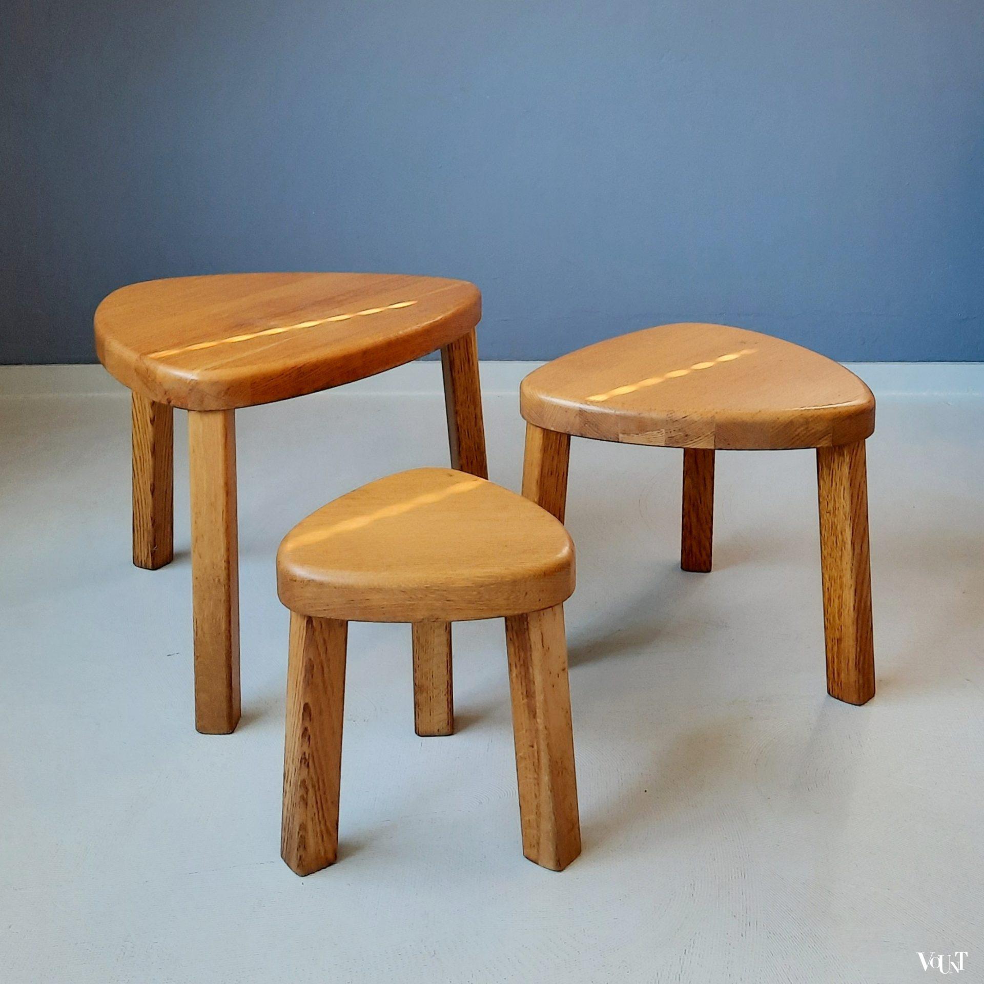 Brutalist set van 3 blonde eikenhouten bijzettafeltjes, jaren '70