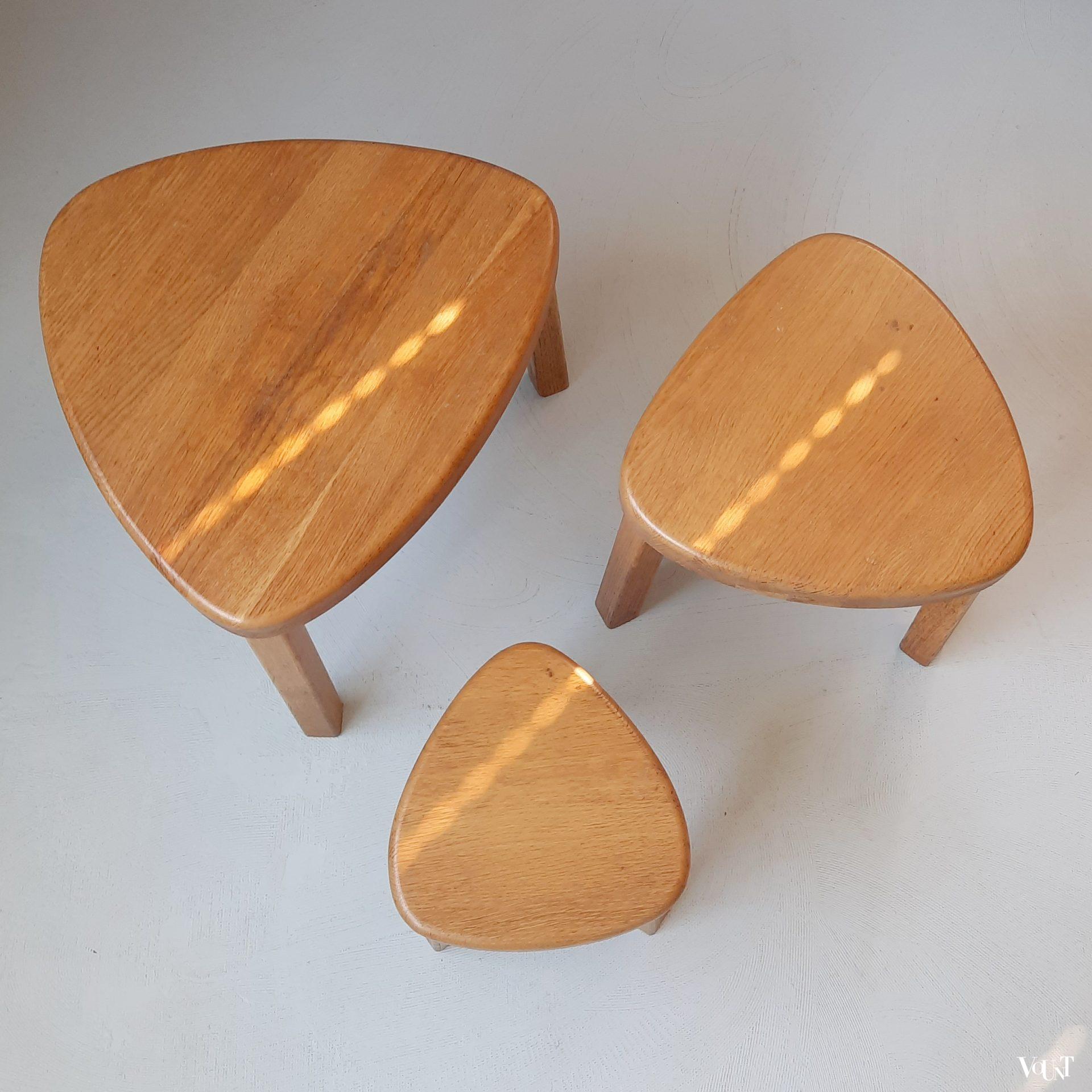 Brutalist set van 3 blonde eikenhouten bijzettafeltjes, jaren '70