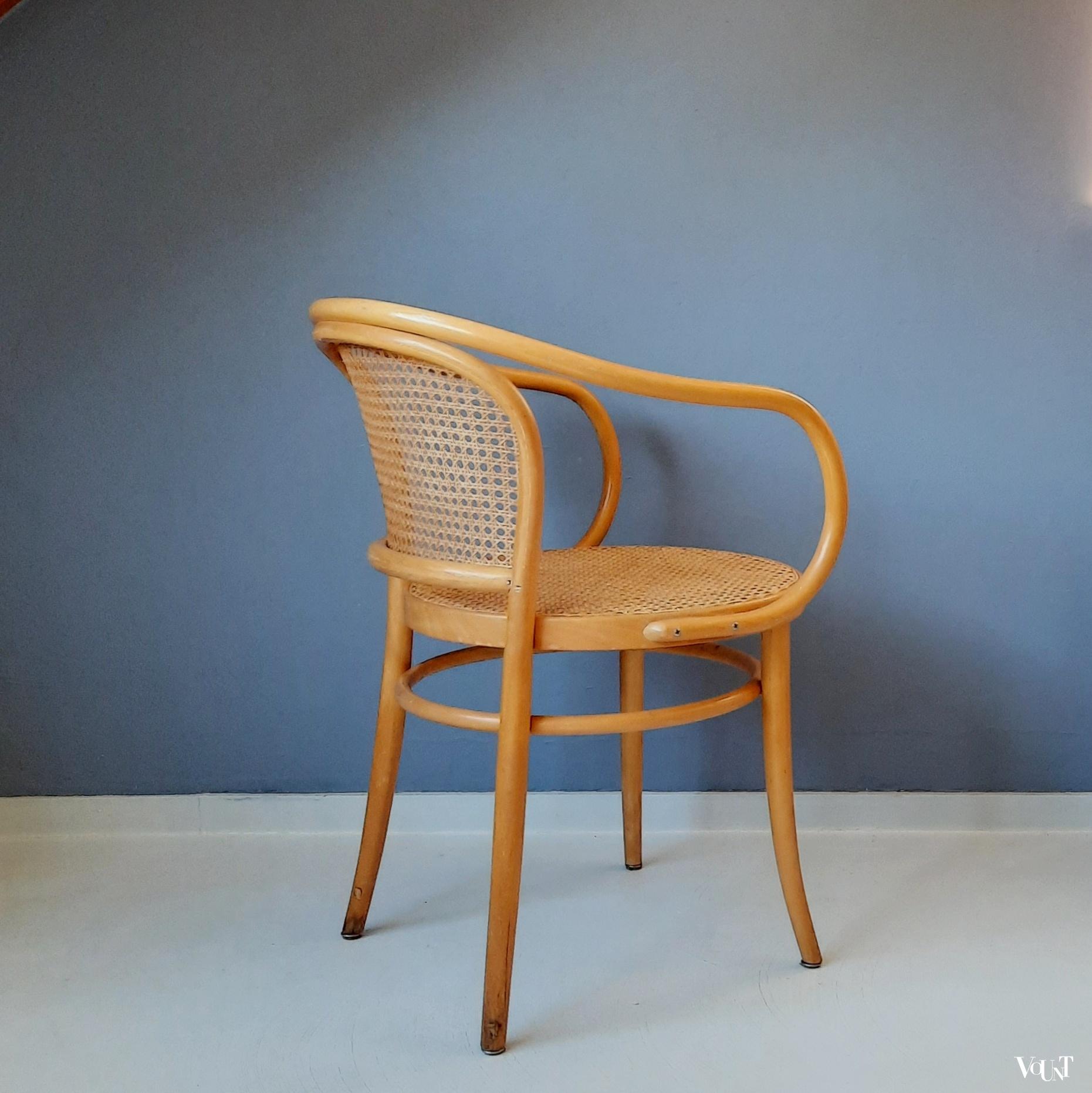 Stoel nr. 210, Ligna Drevounia, jaren '70