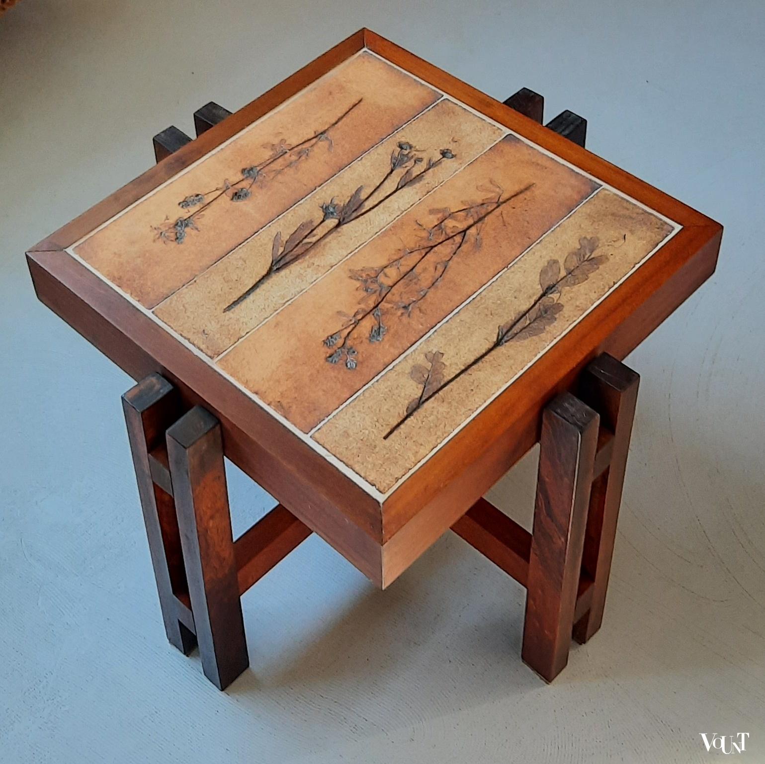Bijzettafel met "Herbier" tegels, Frankrijk, jaren '80