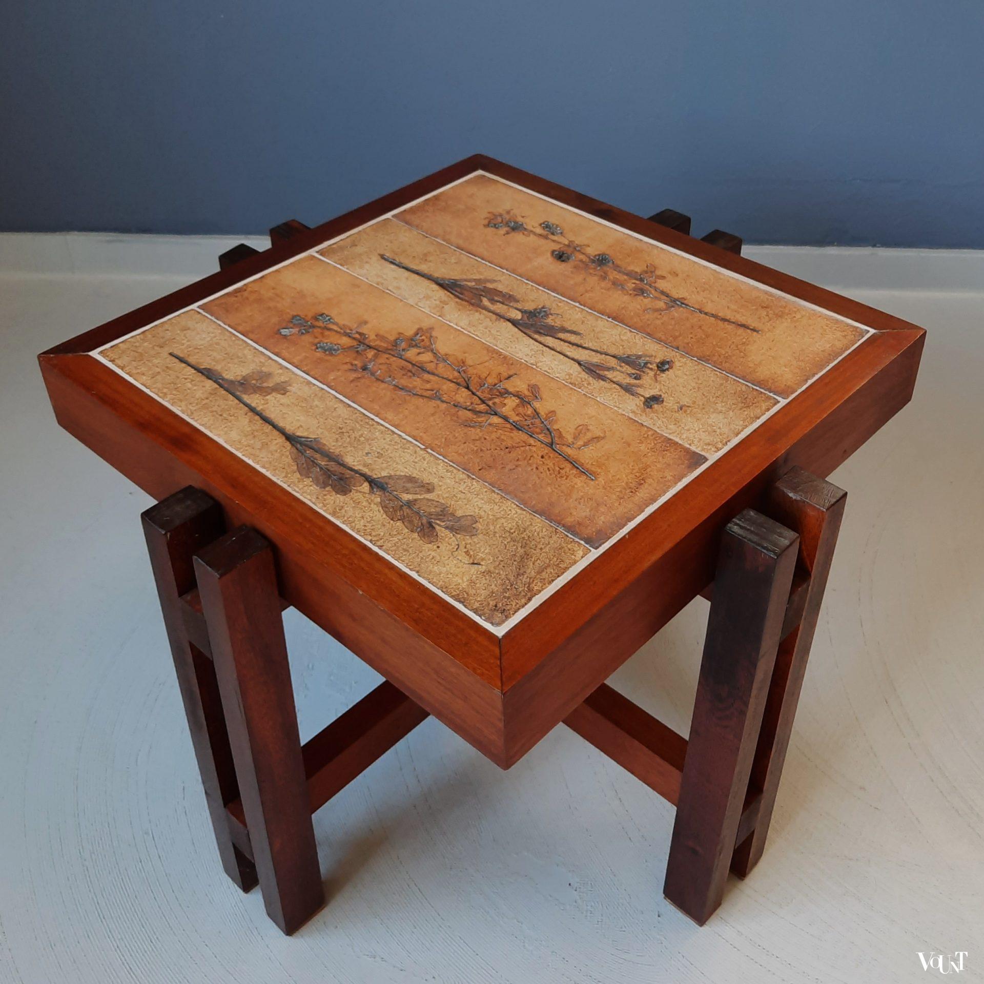 Bijzettafel met "Herbier" tegels, Frankrijk, jaren '80