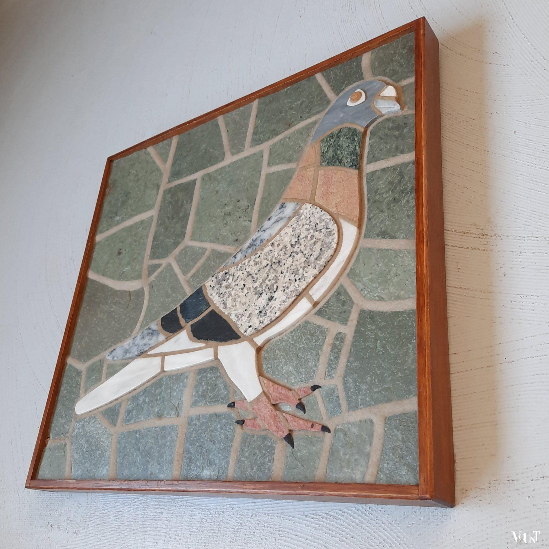 Wanddecoratie natuursteen mozaïek duif, jaren '60