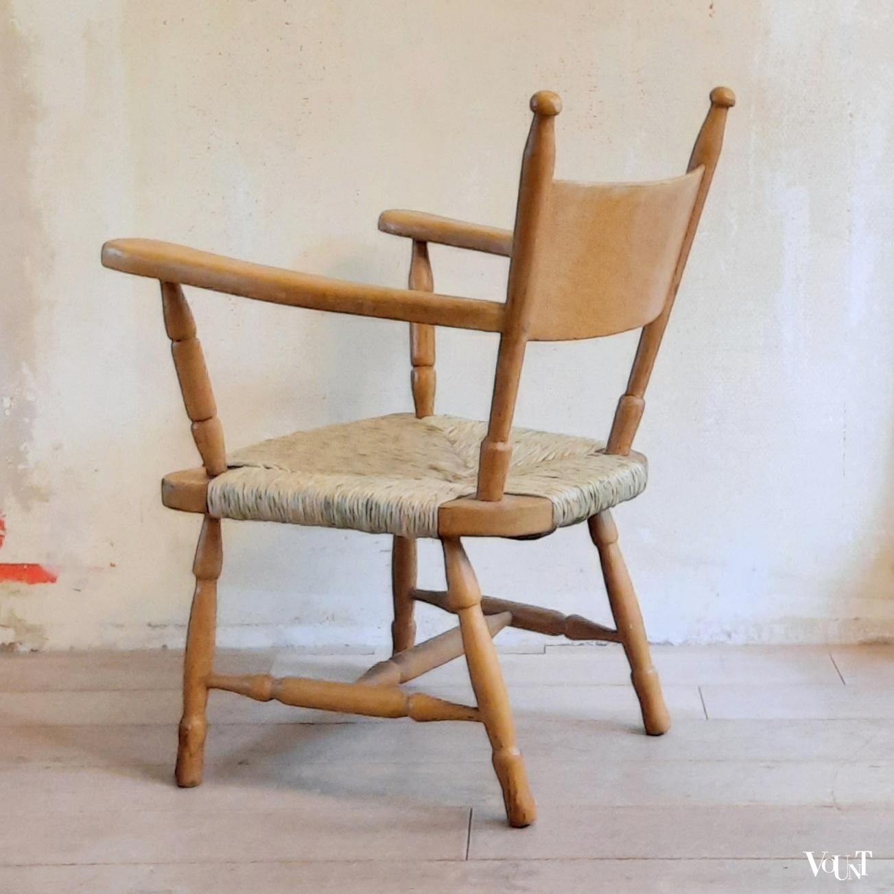 Handgemaakte houten stoel met nieuwe biezen zitting, jaren '50