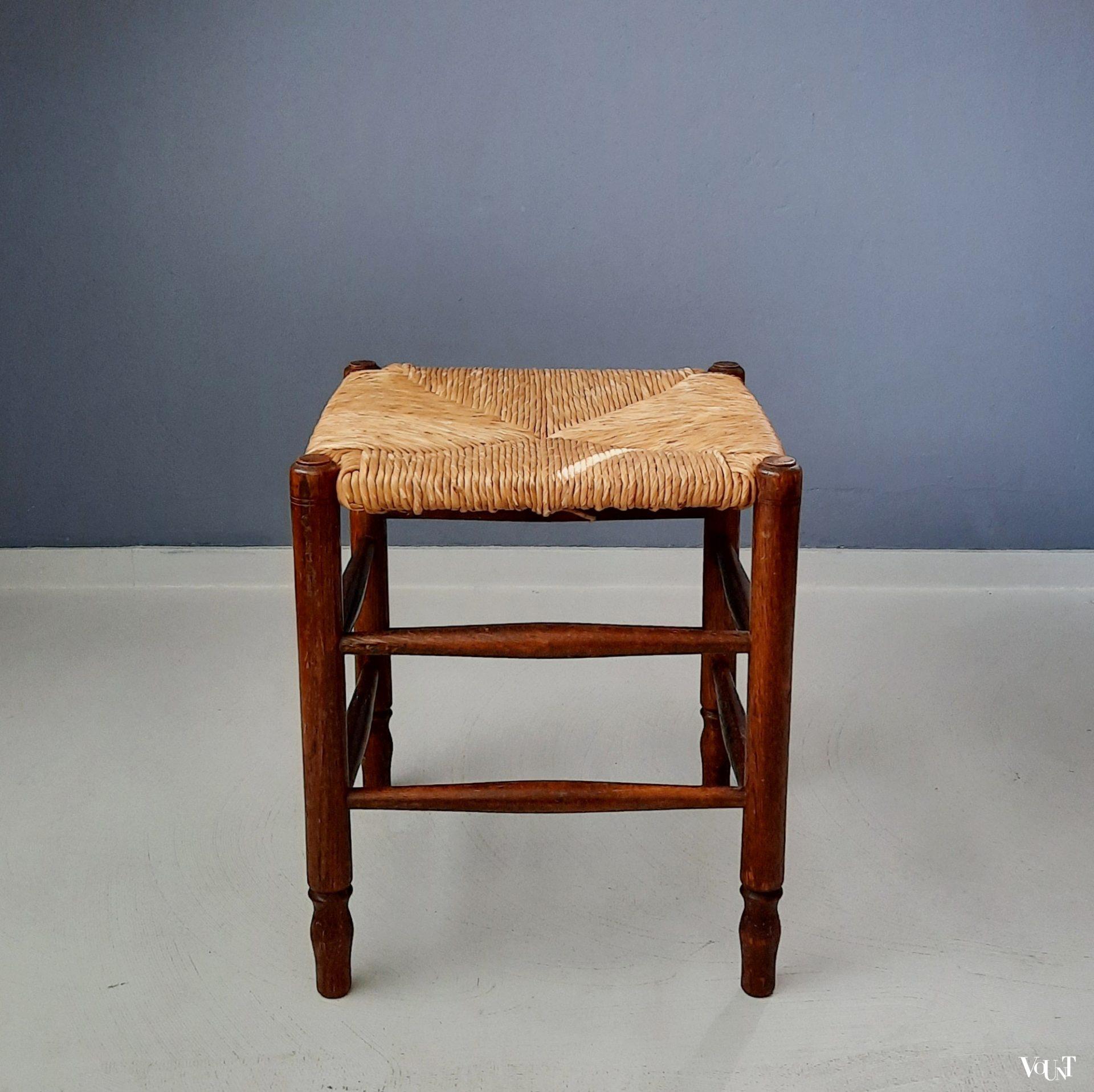 Set van 3 houten krukken met biezen zitting, jaren '60