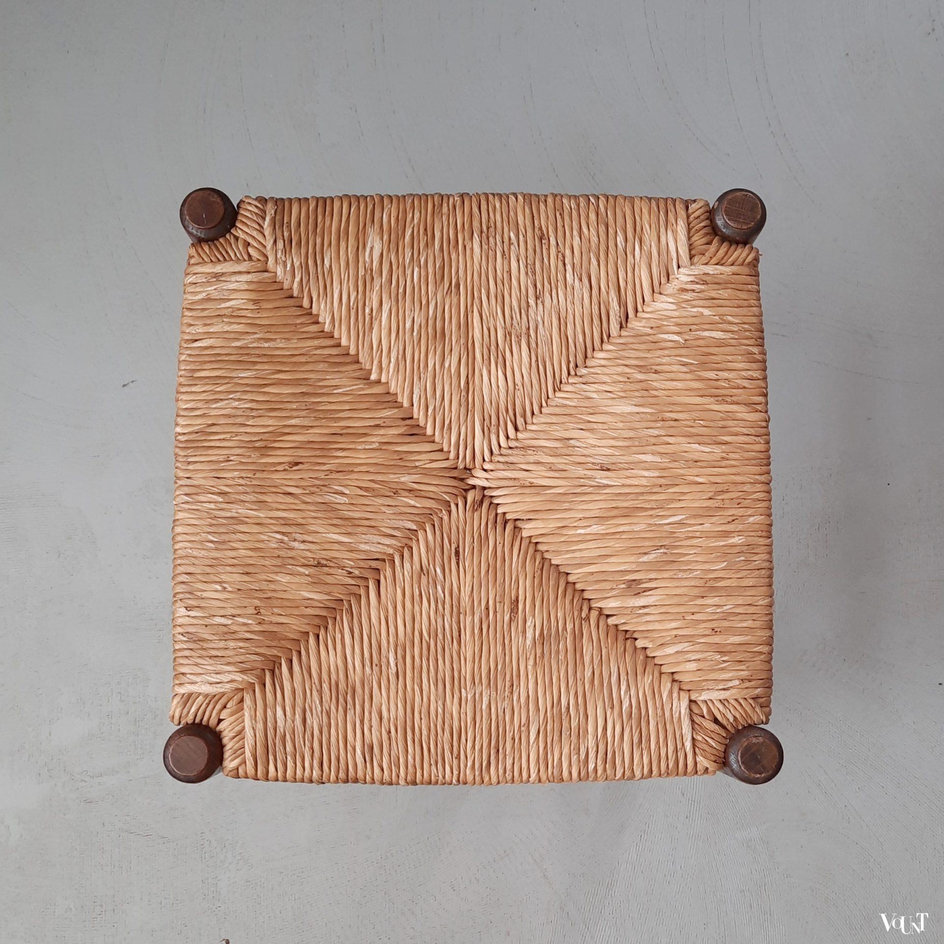 Set van 3 houten krukken met biezen zitting, jaren '60