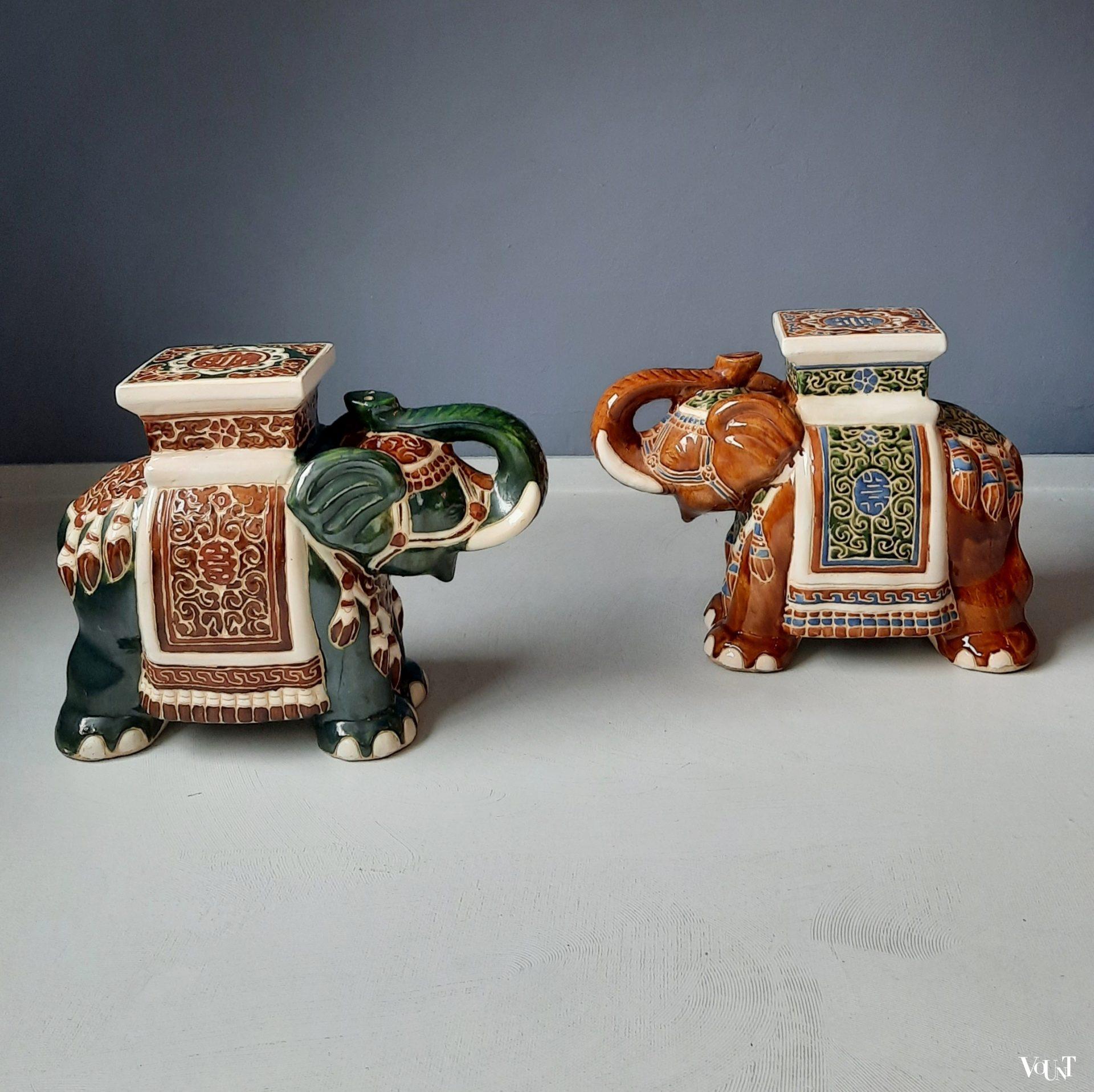 Set van 2 olifant krukken/plantentafels keramiek, jaren '80/'90