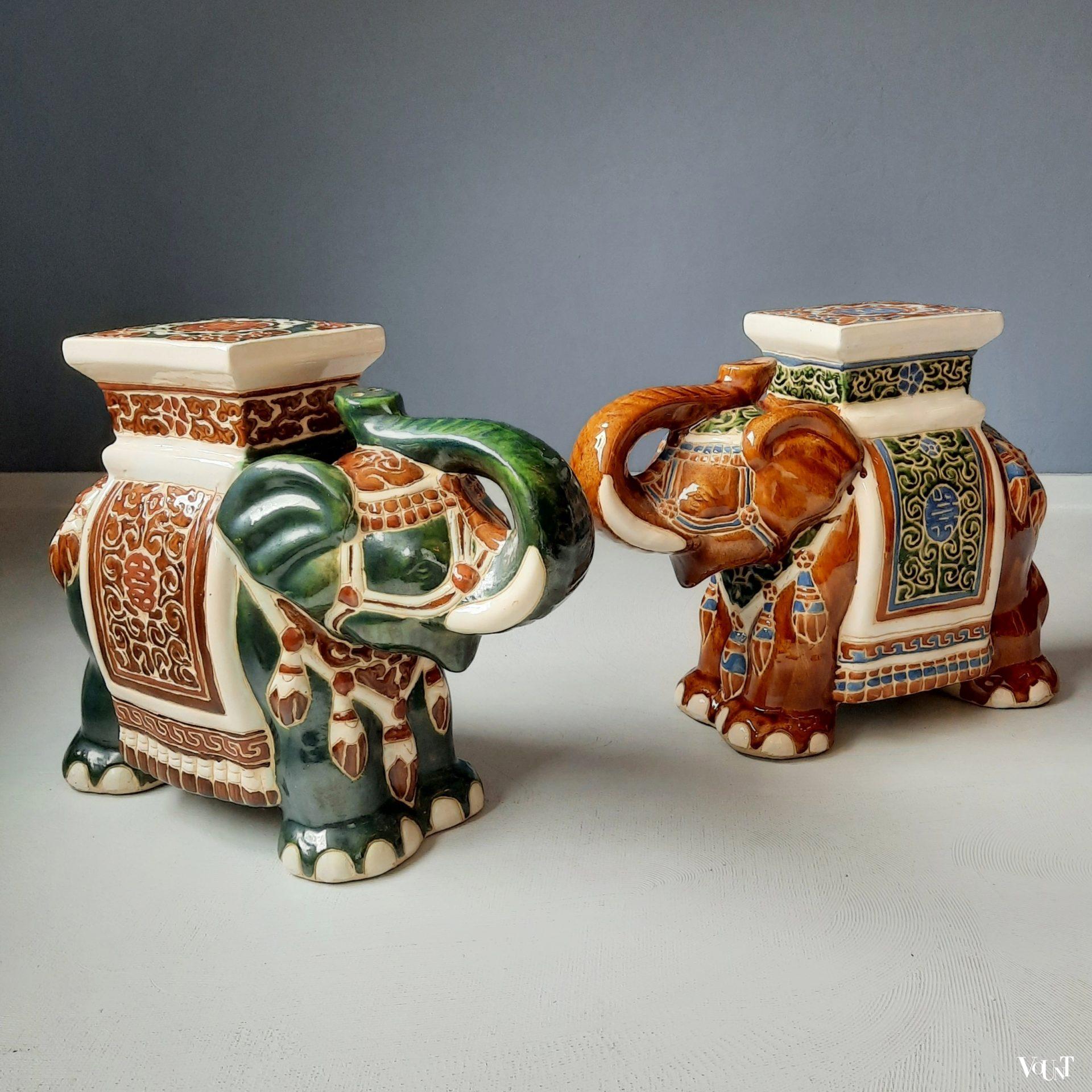 Set van 2 olifant krukken/plantentafels keramiek, jaren '80/'90