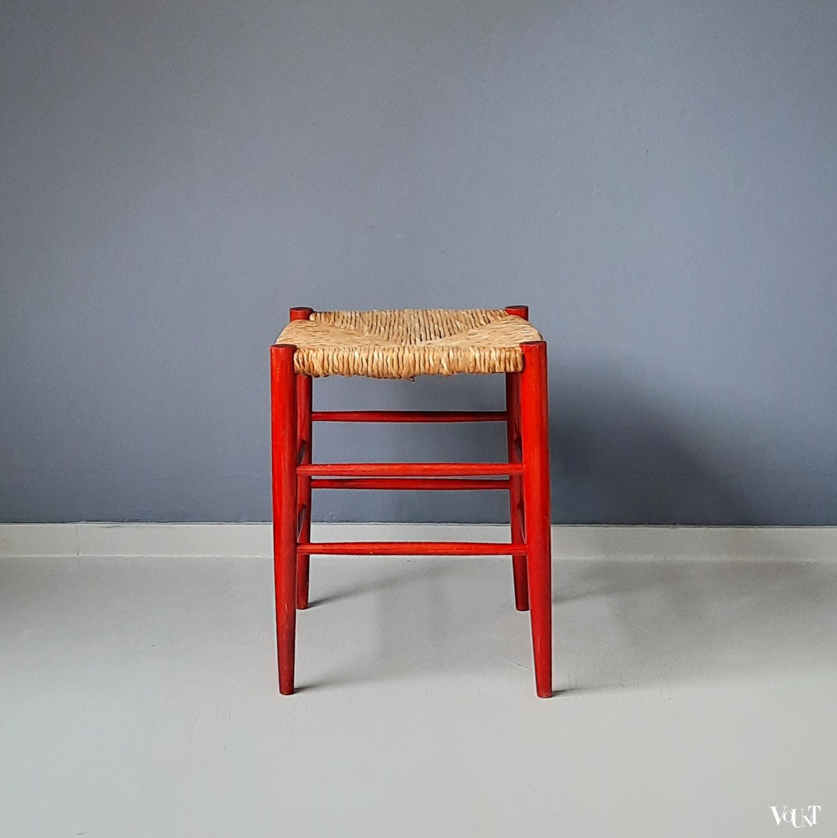 Rode kruk met biezen zitting, jaren '60/'70