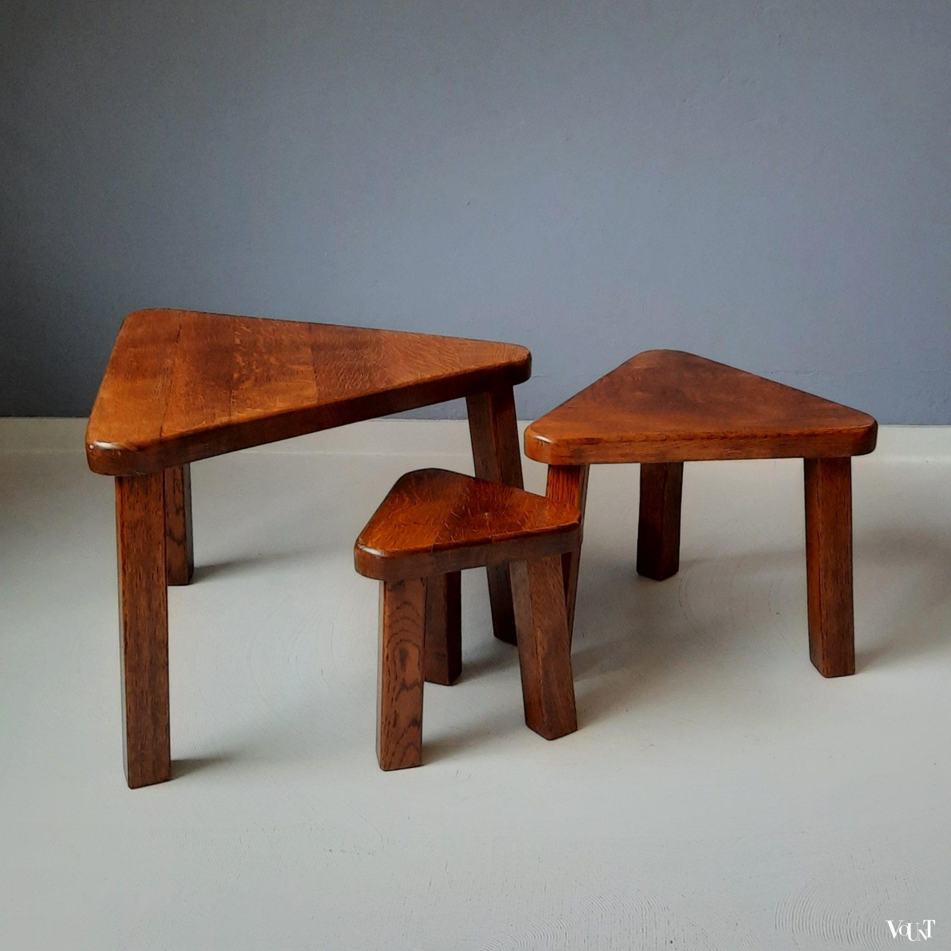 Brutalist set van 3 driehoekige bijzettafeltjes, jaren '70