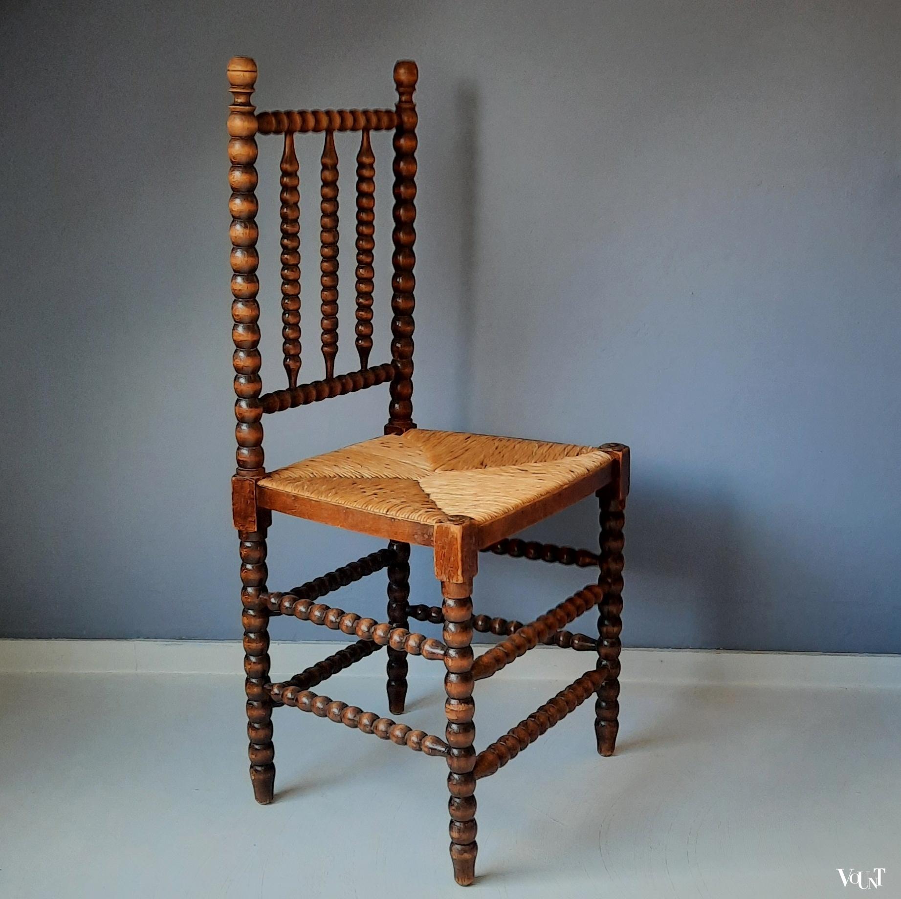 Knobbelstoel of bobbin chair, 1e helft 20e eeuw