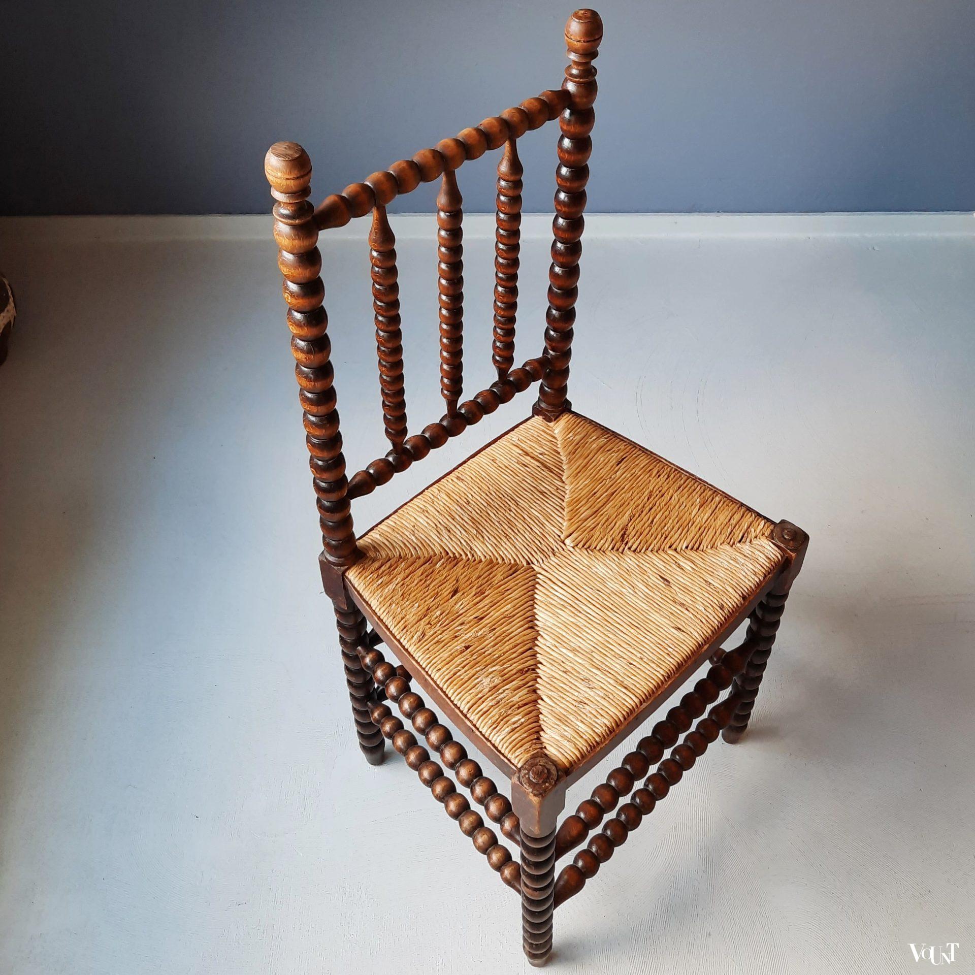 Knobbelstoel of bobbin chair, 1e helft 20e eeuw