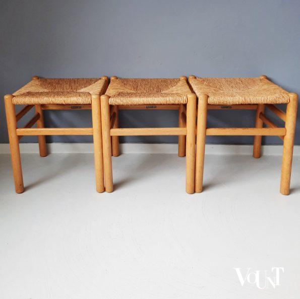 Set van 3 krukken met biezen zitting, J.W. van Heuvel voor Ad Vorm, jaren '60