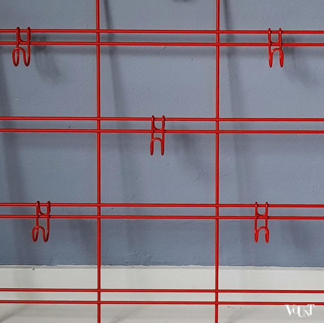 Wandkapstok draadstaal rood, jaren '60