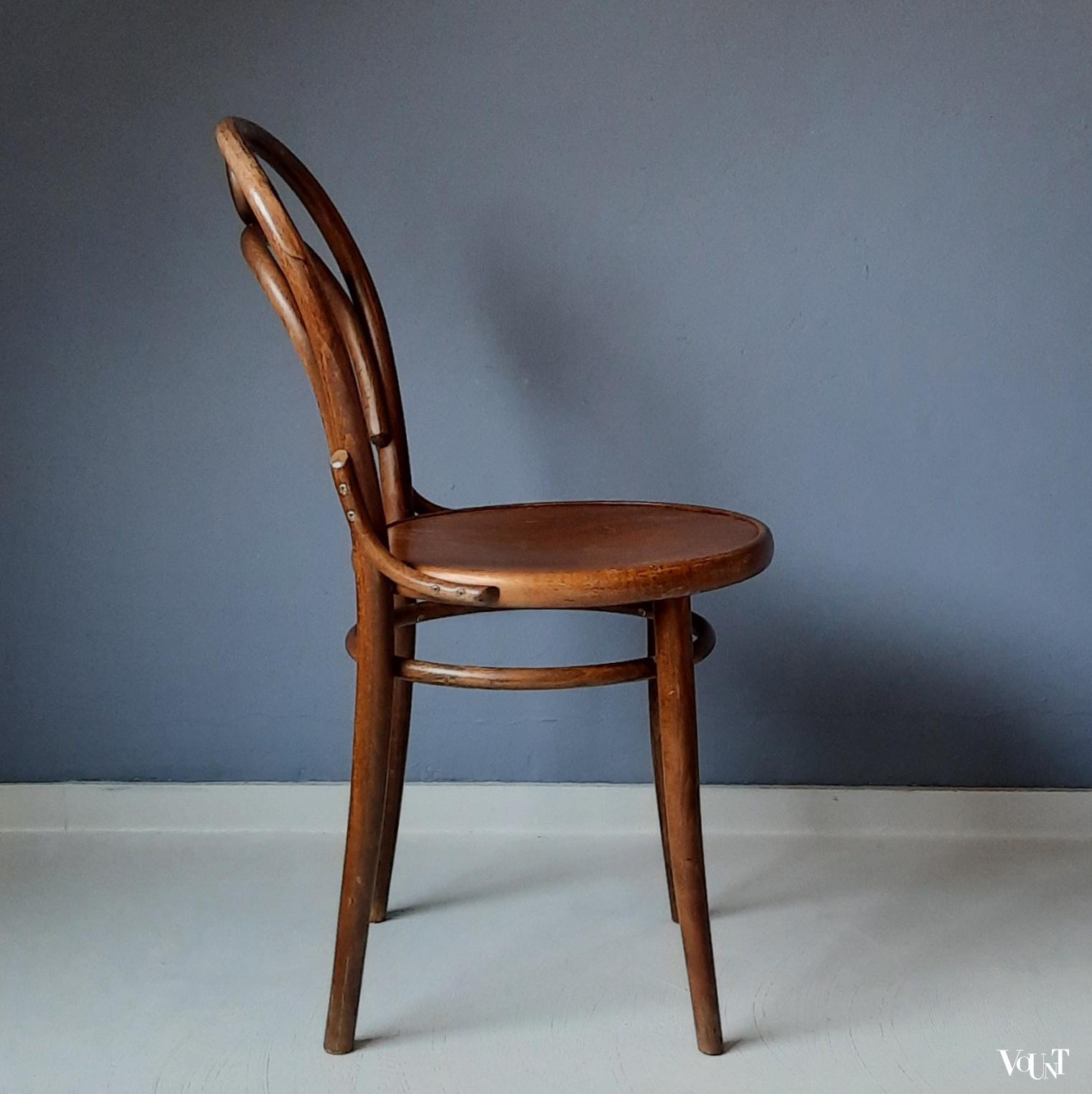 Set van 4 Thonet stoeltjes nr. 14 voor Svejk Restaurant, Ton, jaren '90