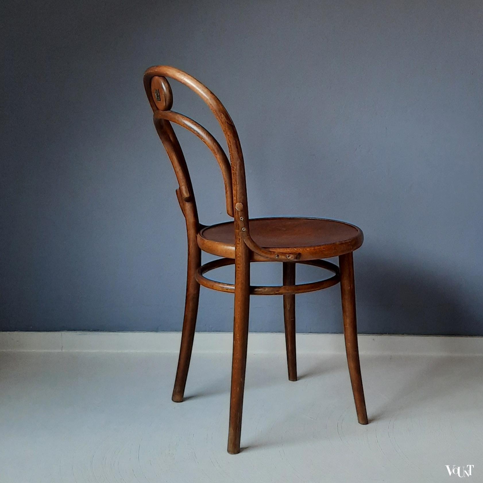 Set van 4 Thonet stoeltjes nr. 14 voor Svejk Restaurant, Ton, jaren '90