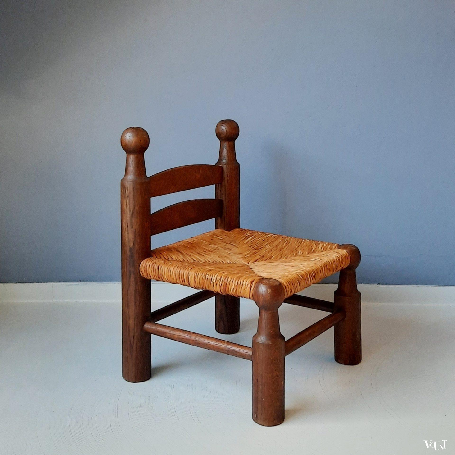 Laag stoeltje met biezen zitting, jaren '50