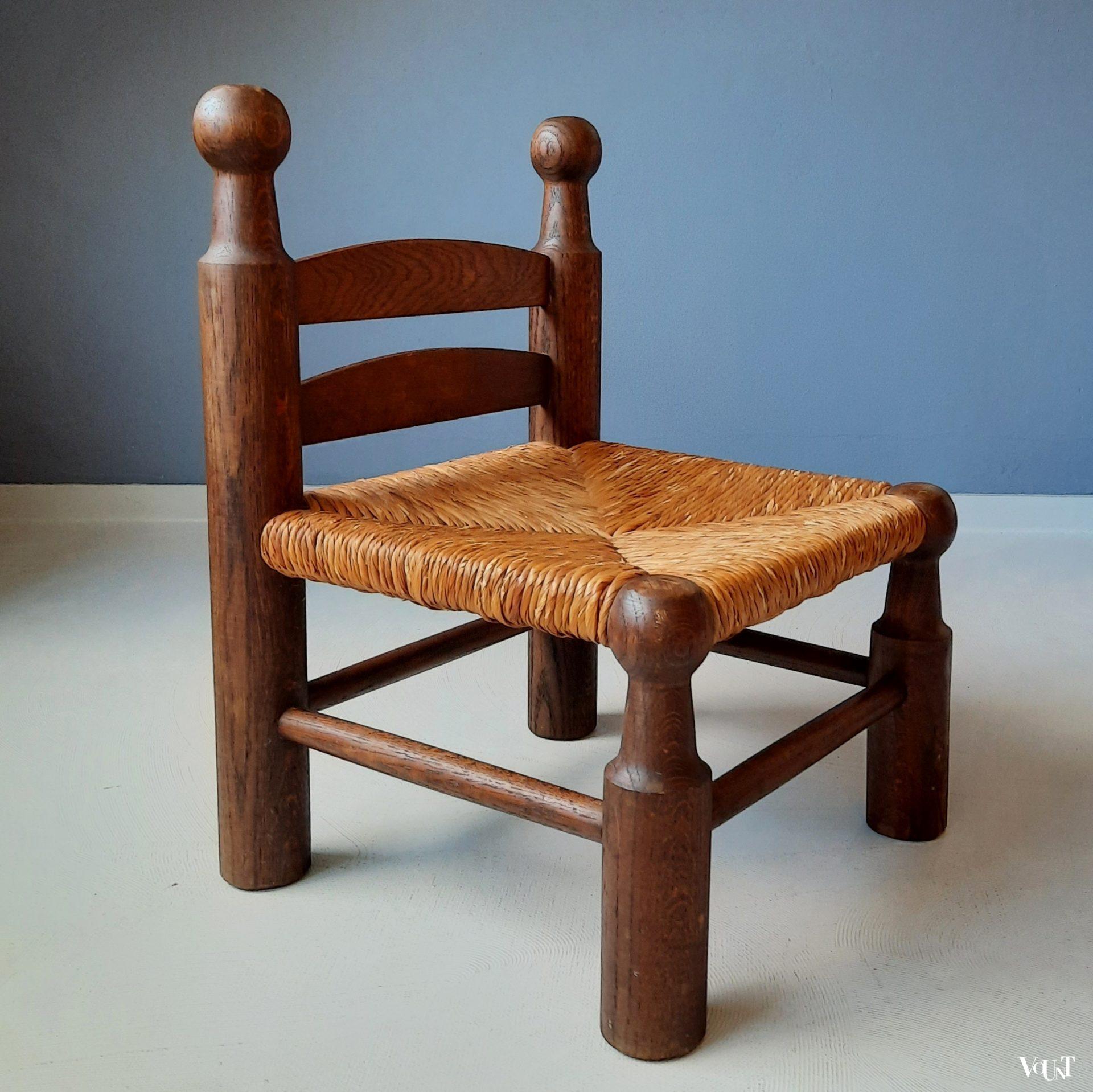 Laag stoeltje met biezen zitting, jaren '50