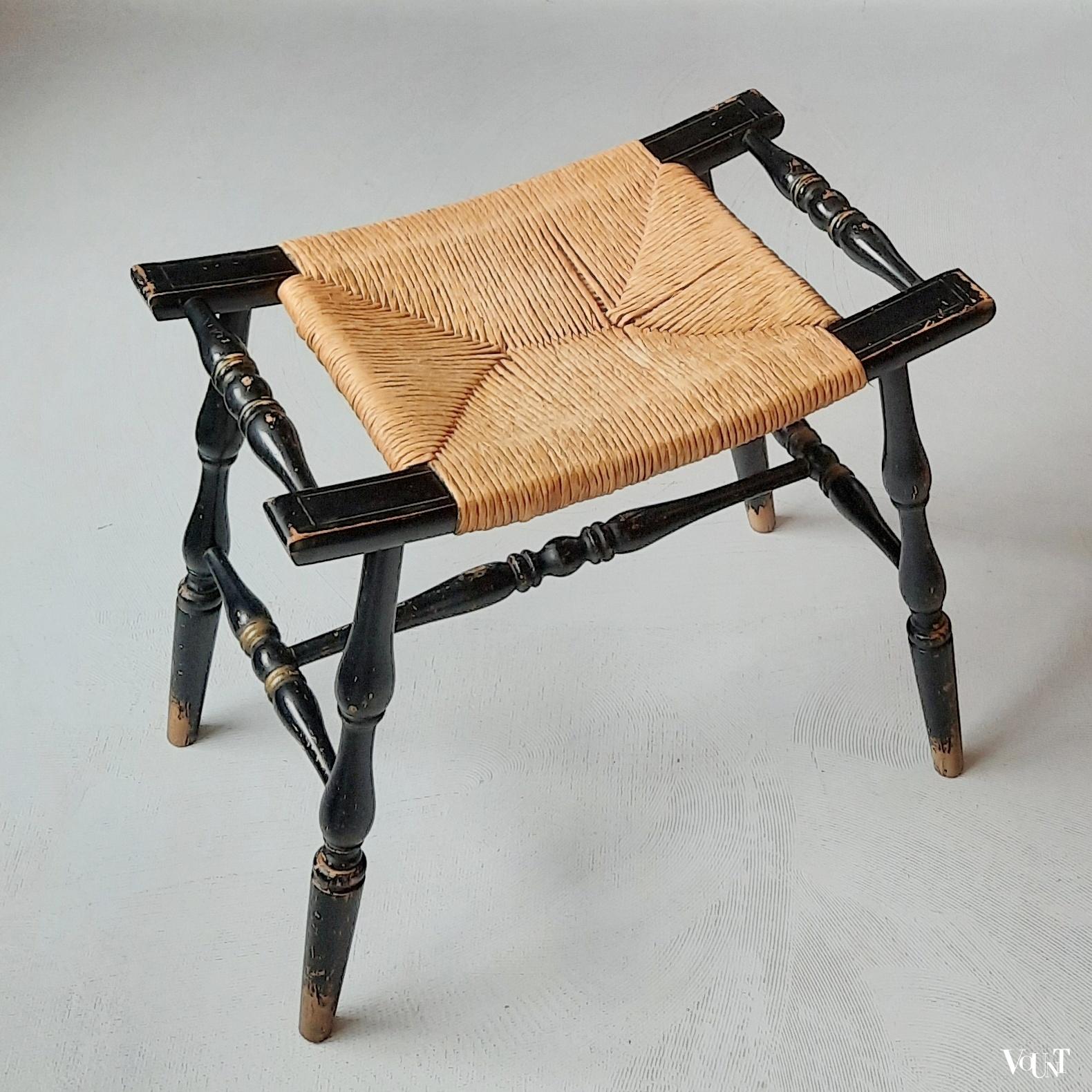 Zwarte kruk met biezen zitting, jaren '50