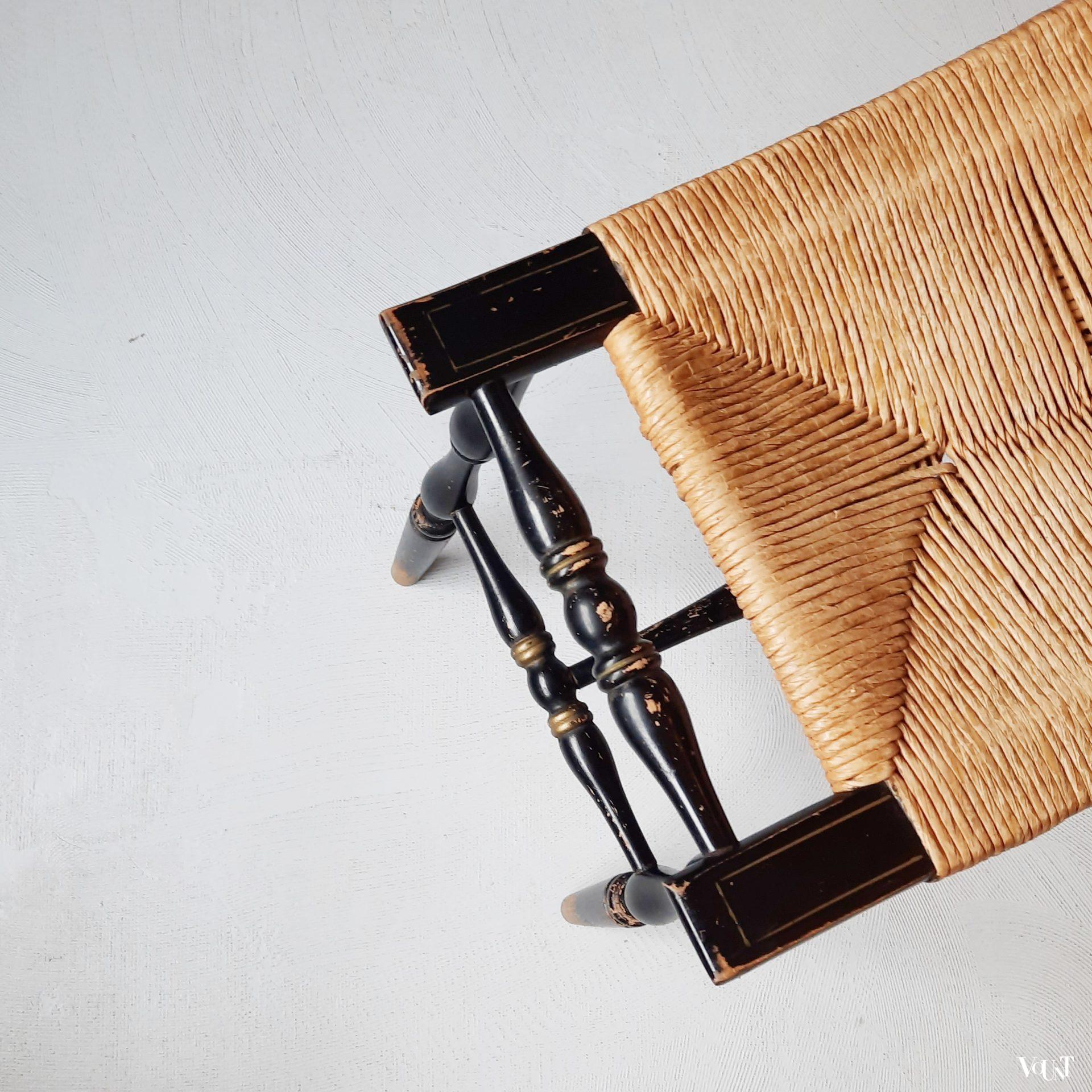 Zwarte kruk met biezen zitting, jaren '50