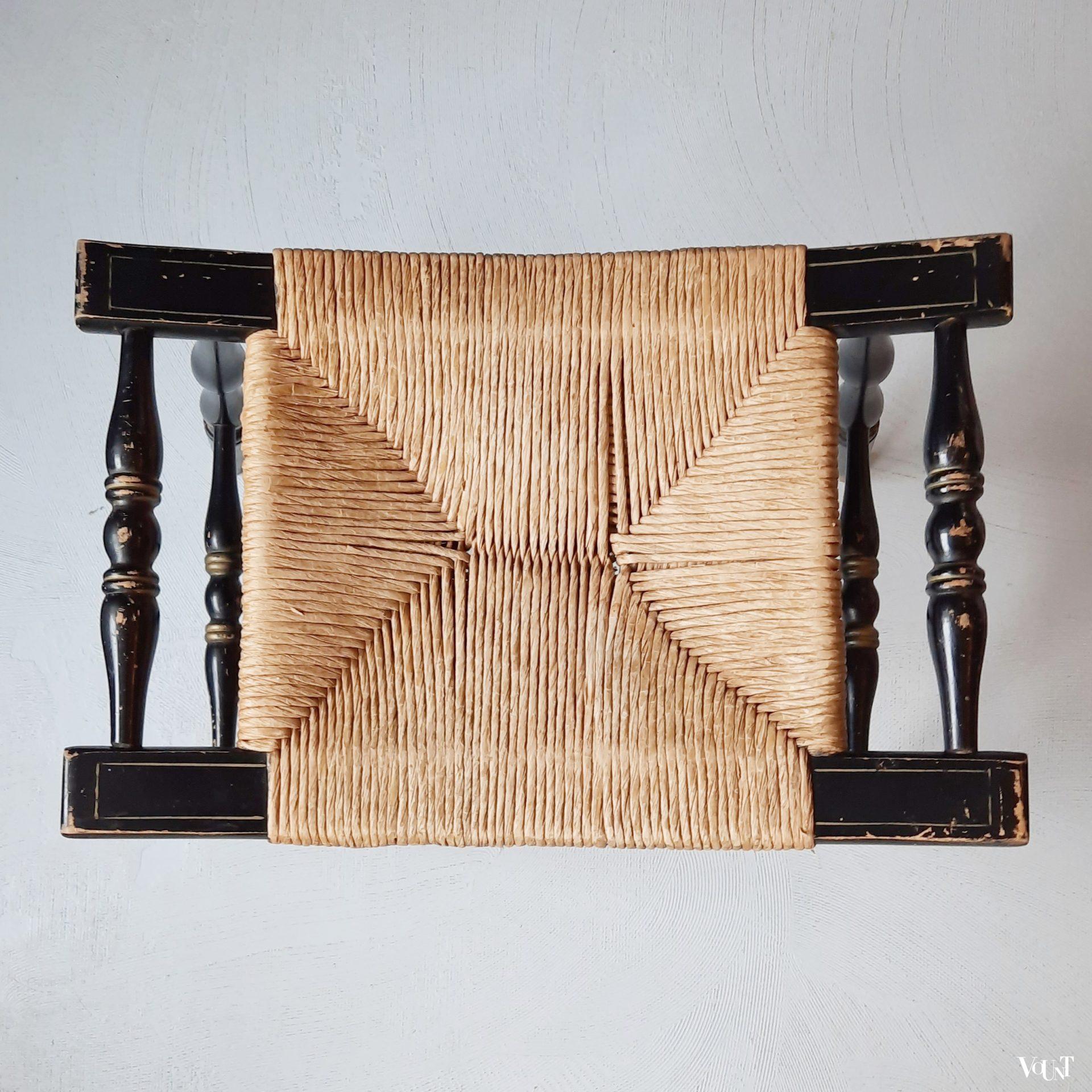 Zwarte kruk met biezen zitting, jaren '50