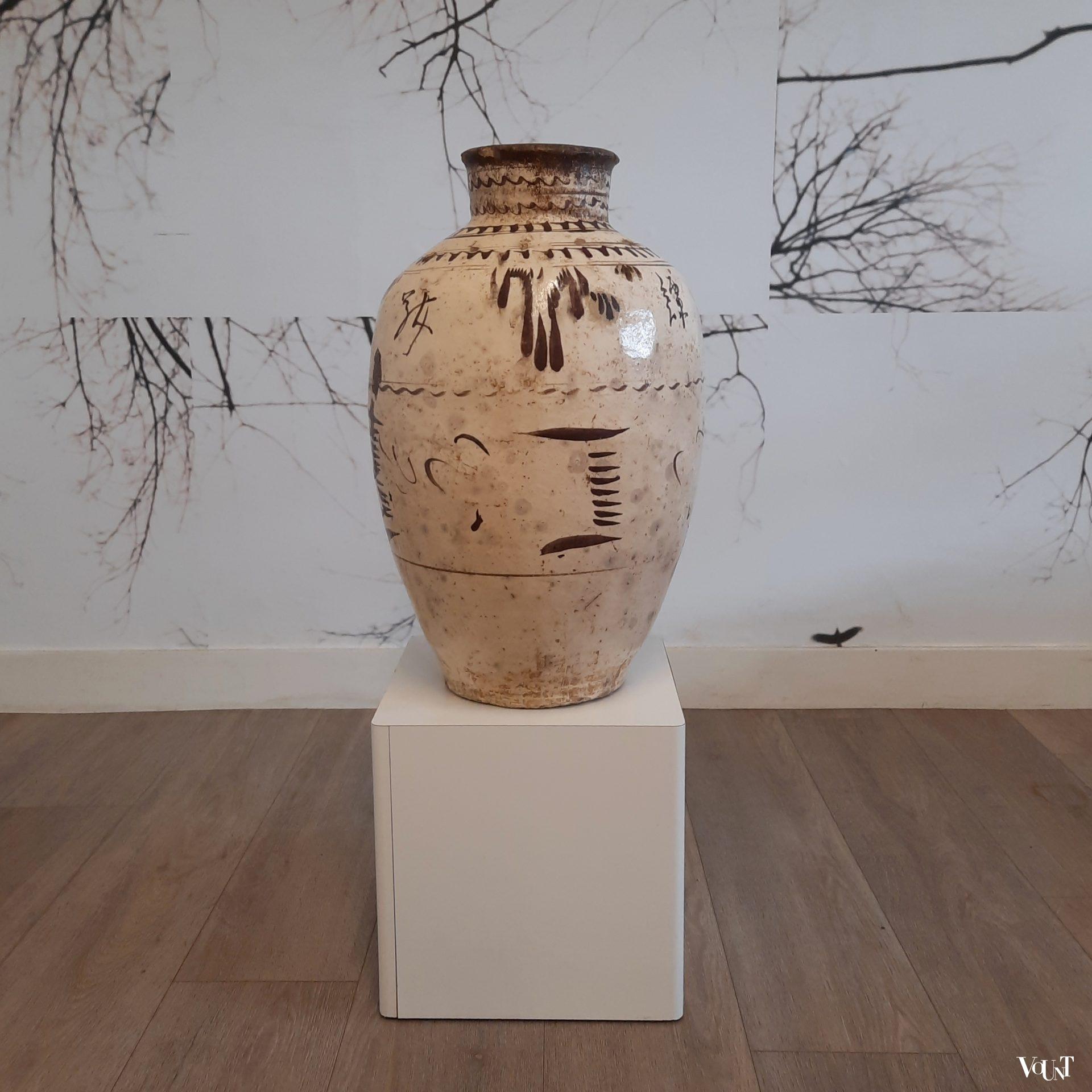 Set van 2 antieke Chizou wijnpotten / wine jars, China