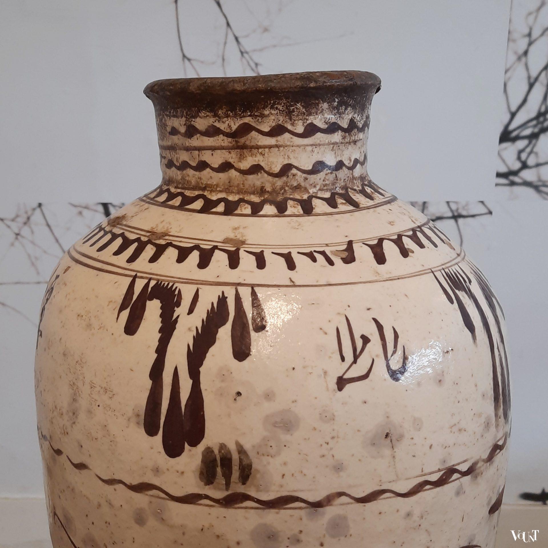 Set van 2 antieke Chizou wijnpotten / wine jars, China