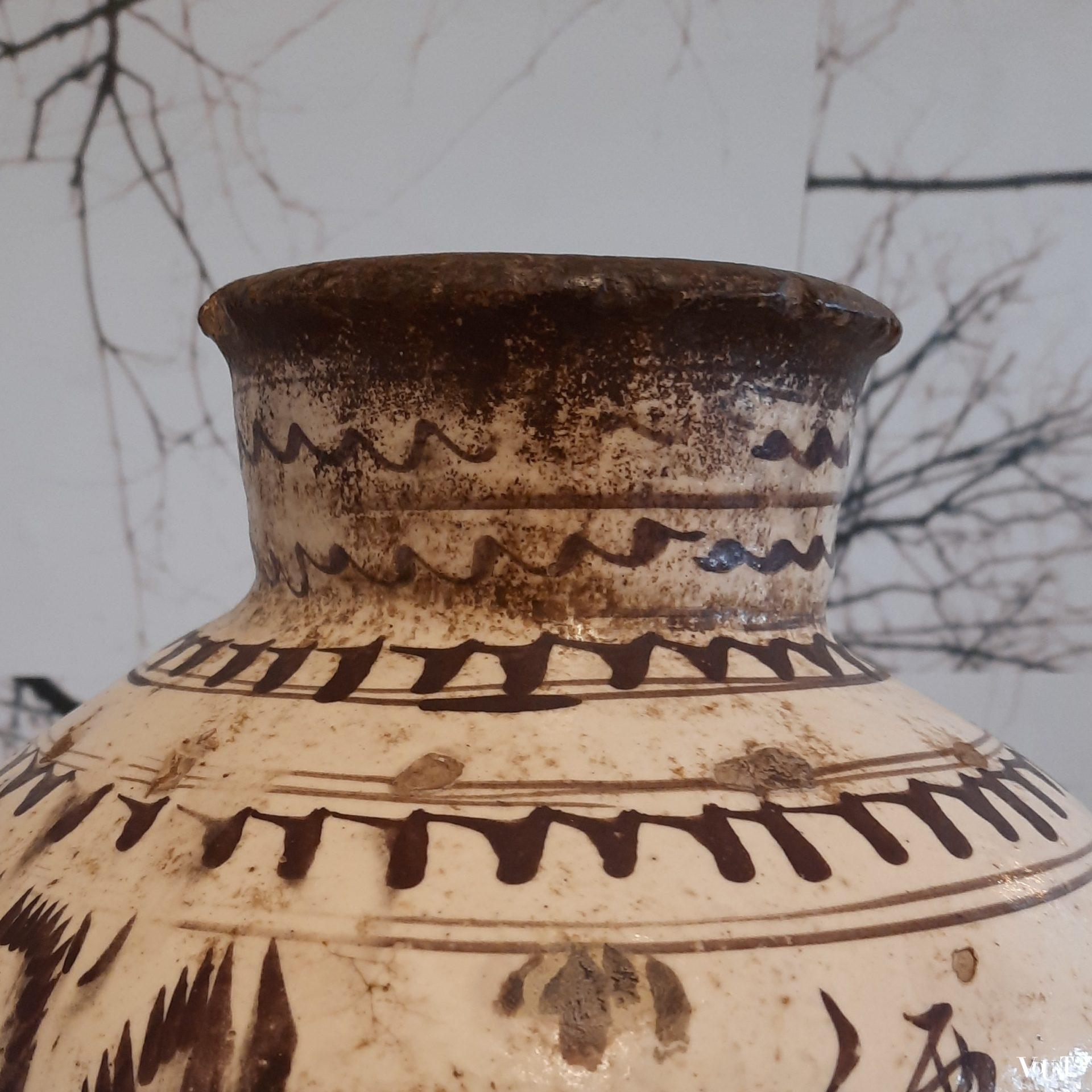 Set van 2 antieke Chizou wijnpotten / wine jars, China