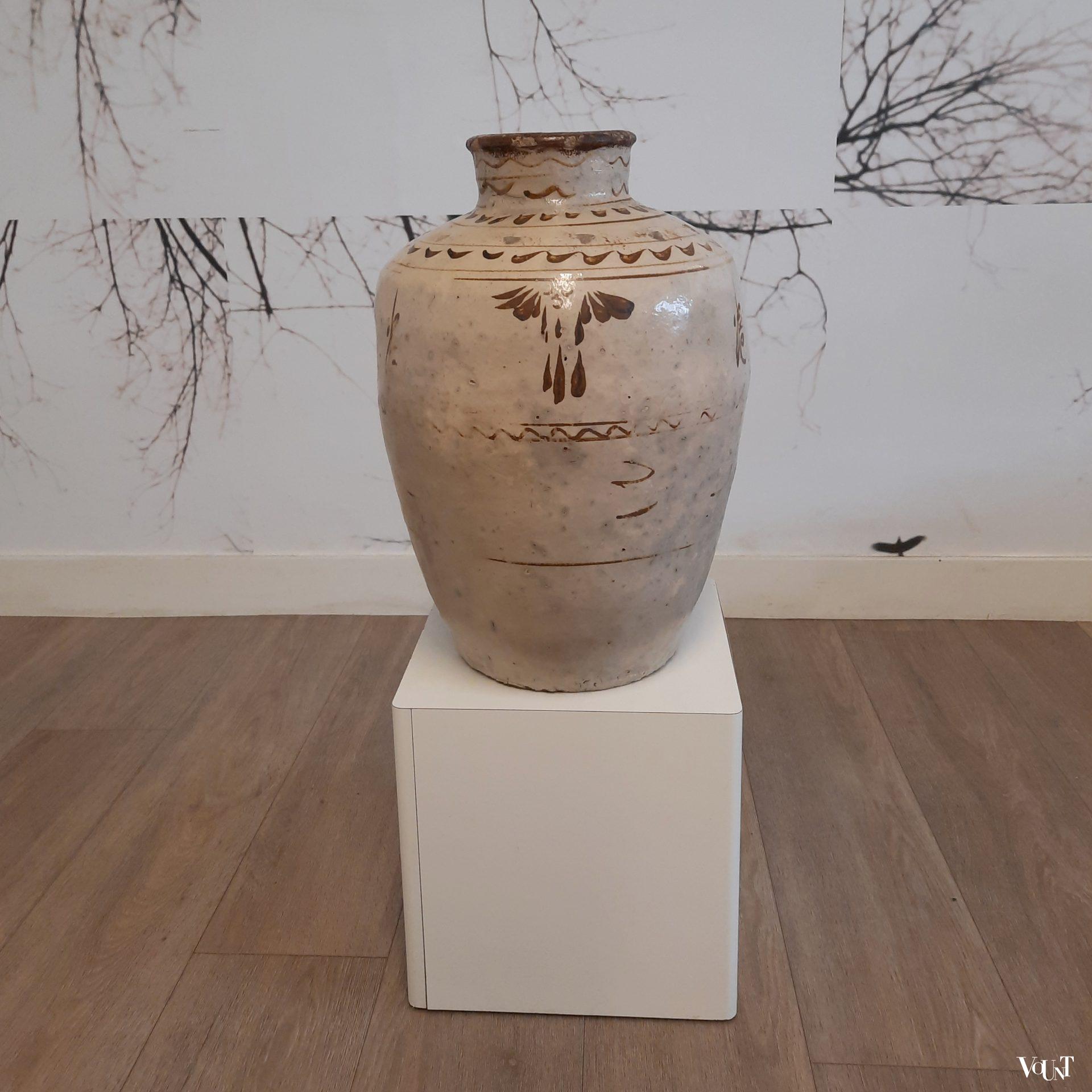 Set van 2 antieke Chizou wijnpotten / wine jars, China