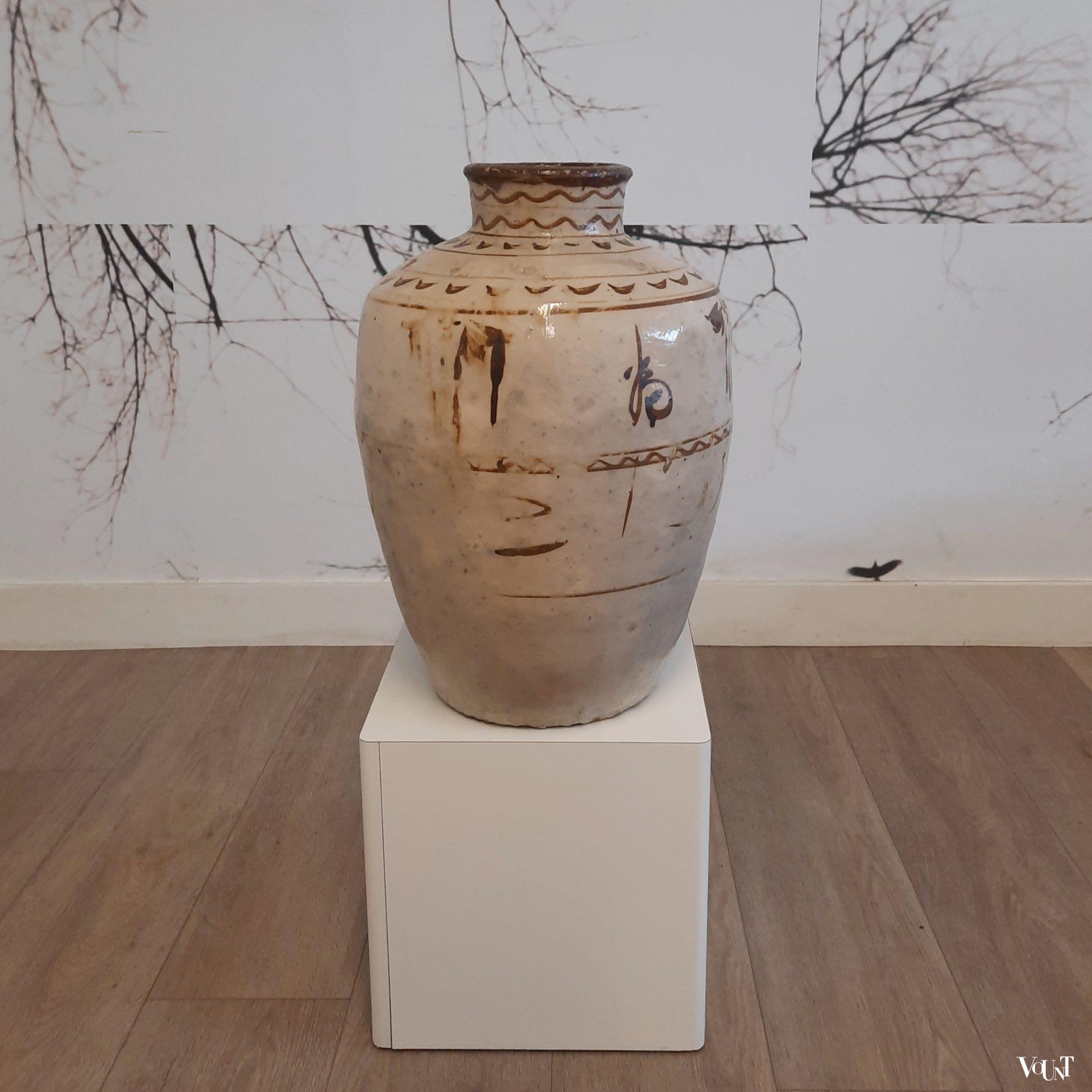 Set van 2 antieke Chizou wijnpotten / wine jars, China