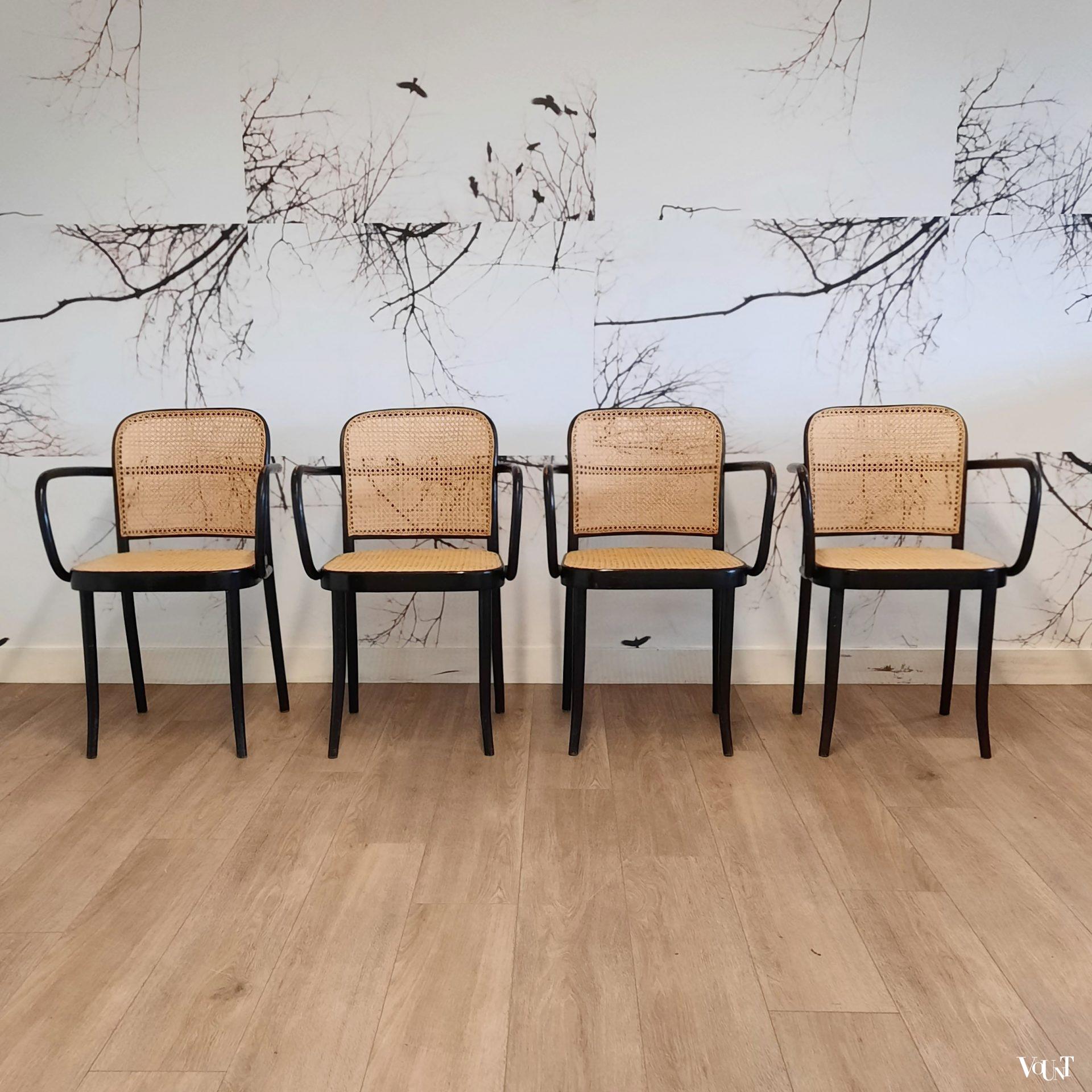 Set van 4 zwarte Praag of 811 stoelen, jaren '60/'70