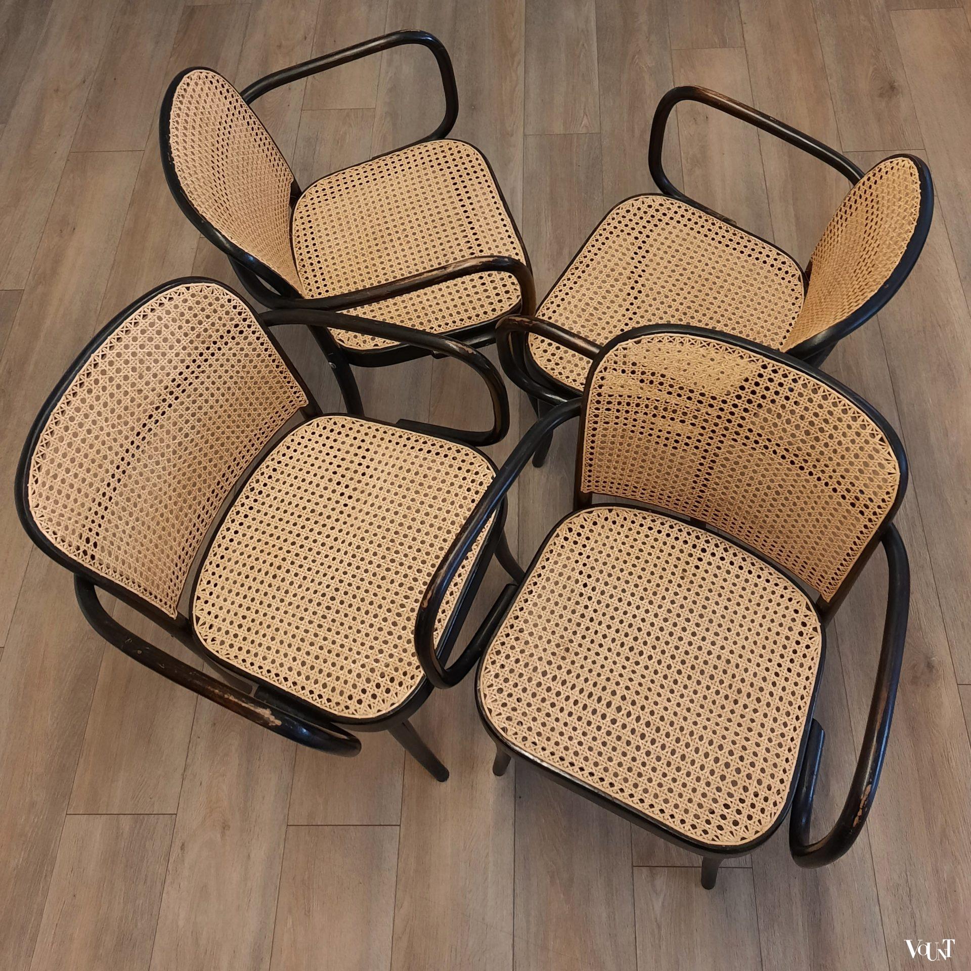 Set van 4 zwarte Praag of 811 stoelen, jaren '60/'70