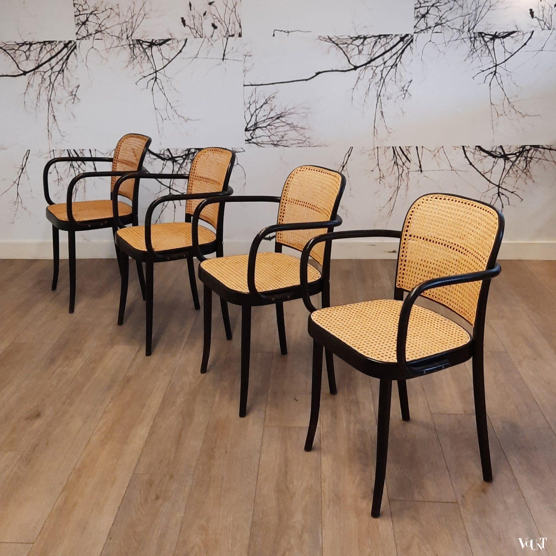 Set van 4 zwarte Praag of 811 stoelen, jaren '60/'70