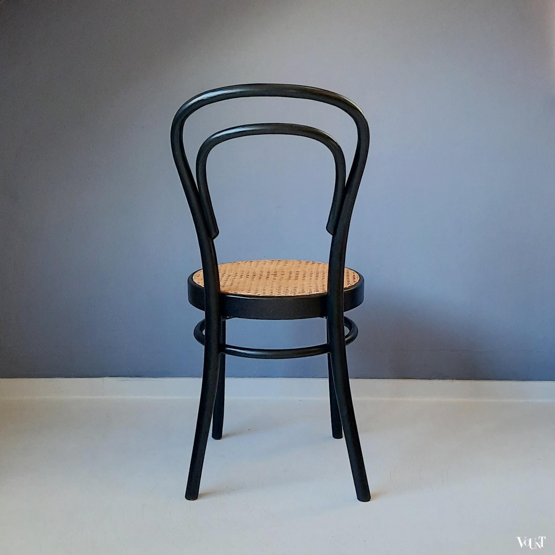 Zwarte bentwood stoel nr. 14, ZMG Radomsko, jaren '70