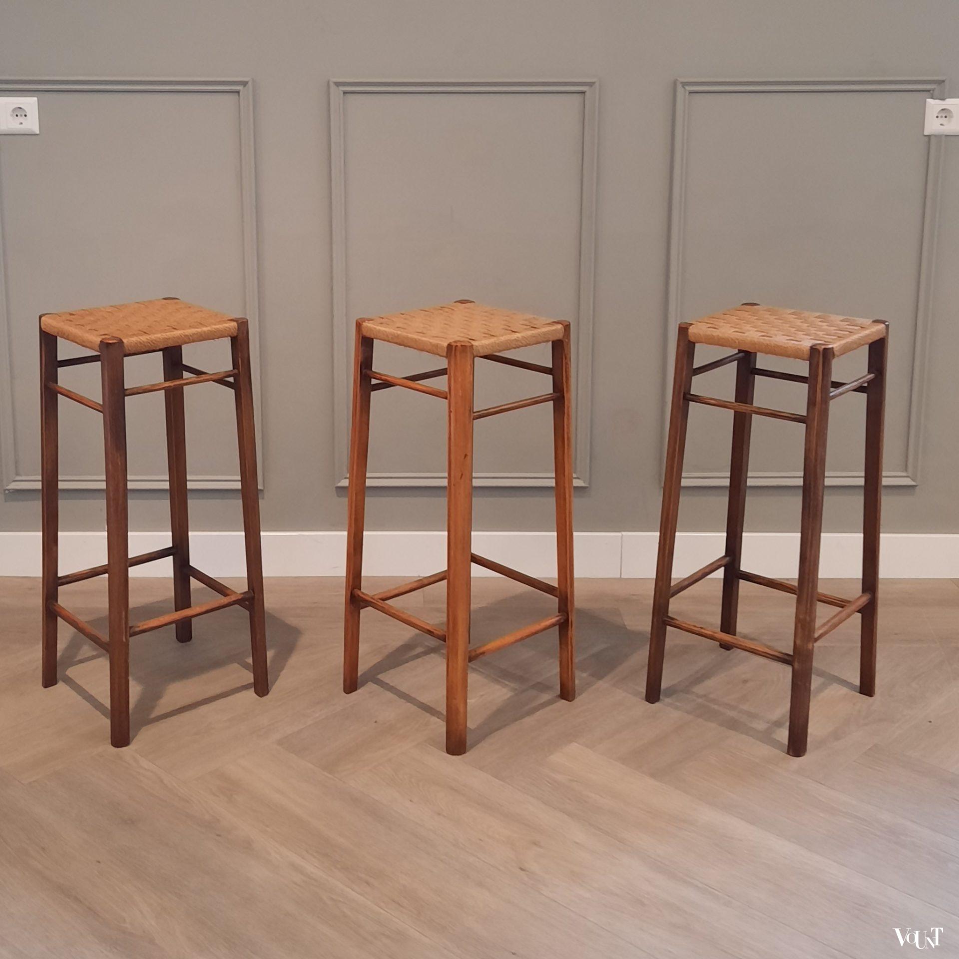 3 houten barkrukken met touwzittingen, jaren '70