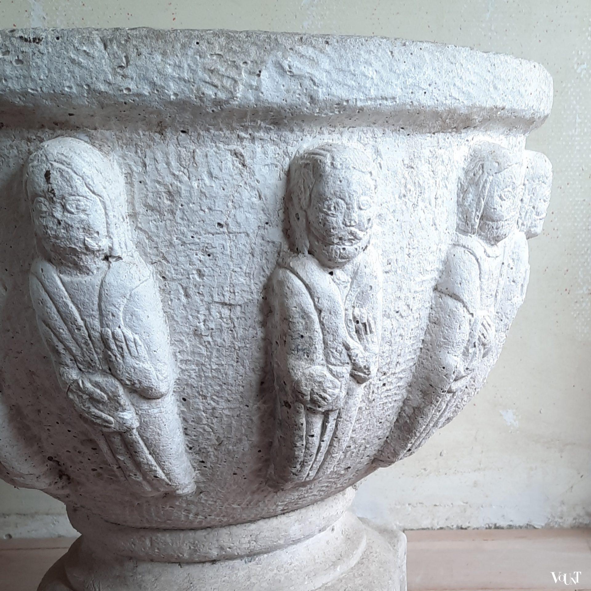 Grote gietstenen vintage plantenbak / jardinière 12 apostelen