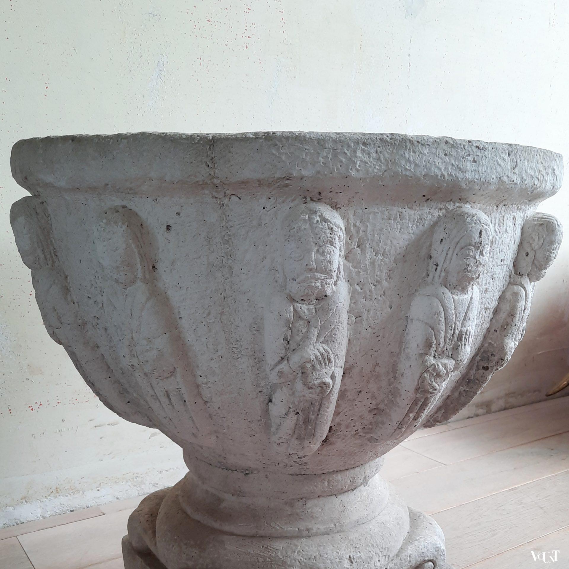 Grote gietstenen vintage plantenbak / jardinière 12 apostelen