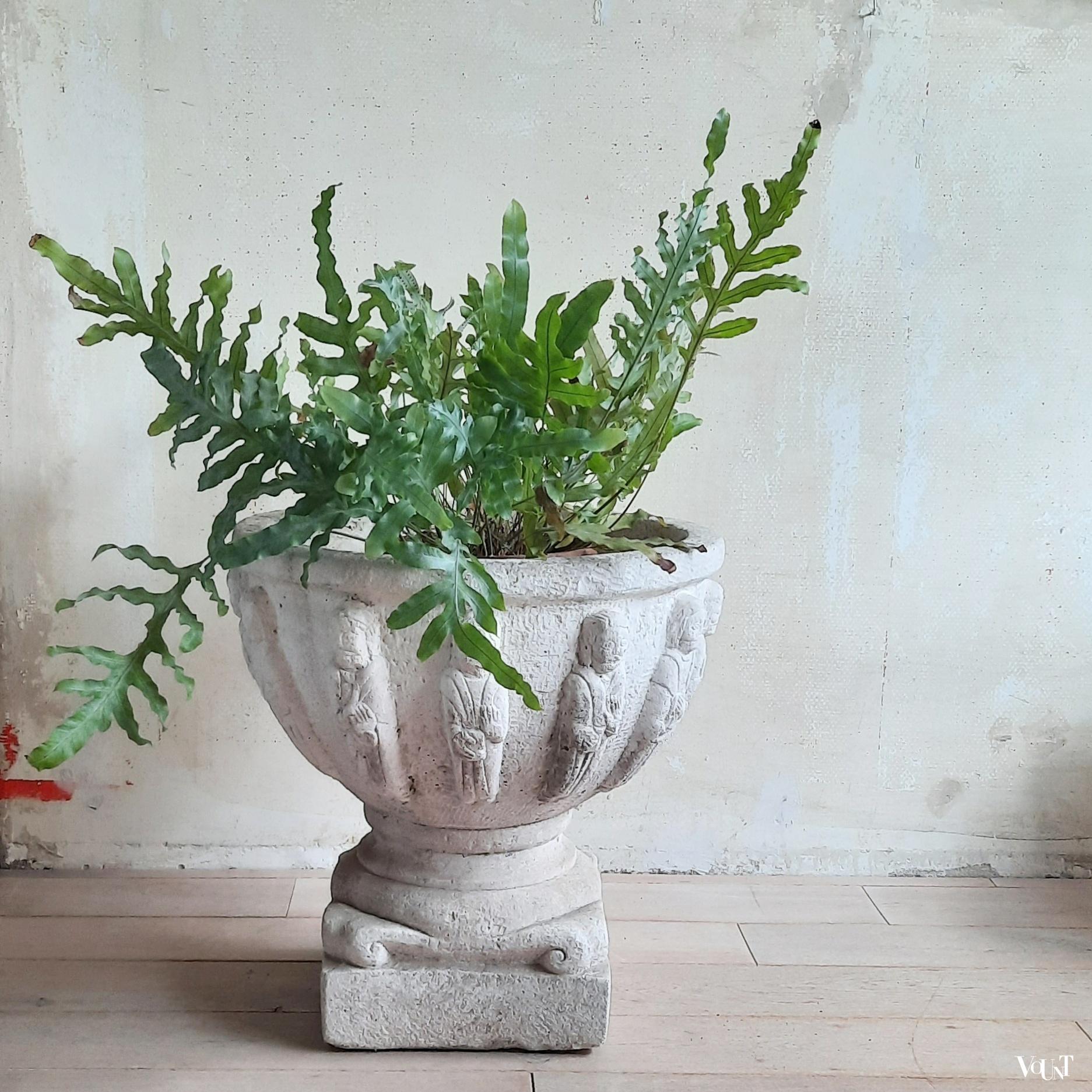 Grote gietstenen vintage plantenbak / jardinière 12 apostelen