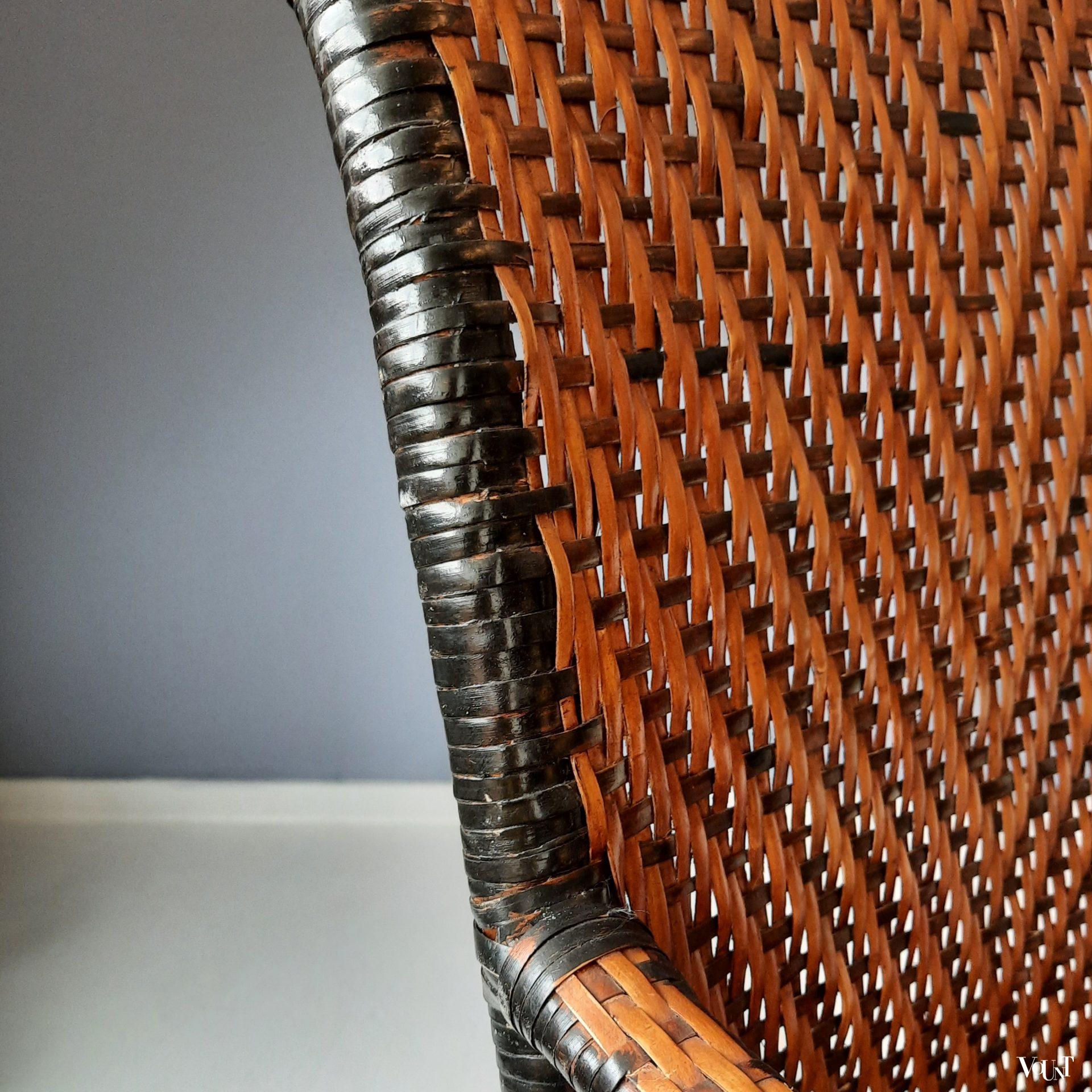 Vintage rotan stoel met zwarte accenten, jaren '60