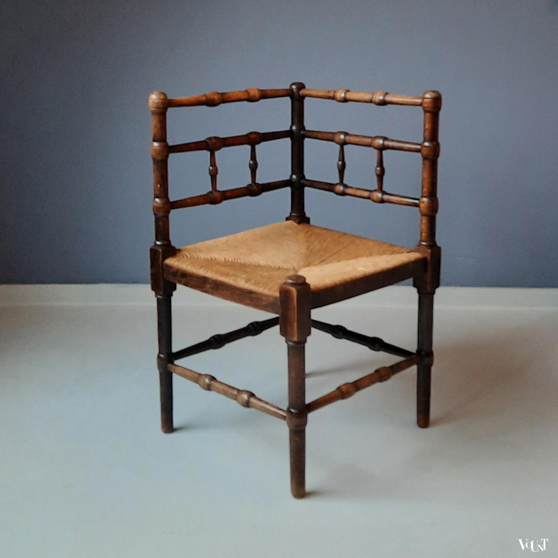 Antiek knobbel-/ faux bamboo hoekstoeltje met biezen, rond 1900