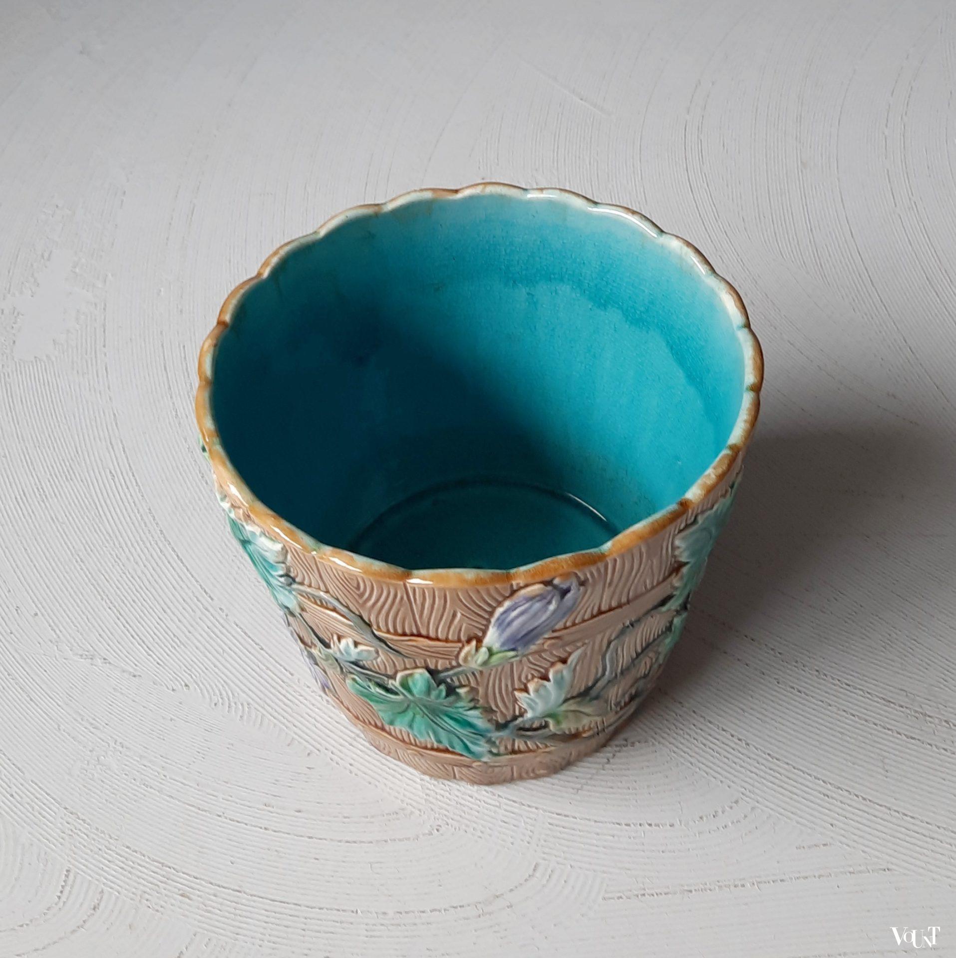 Franse Majolica bloempot, eind 19e eeuw