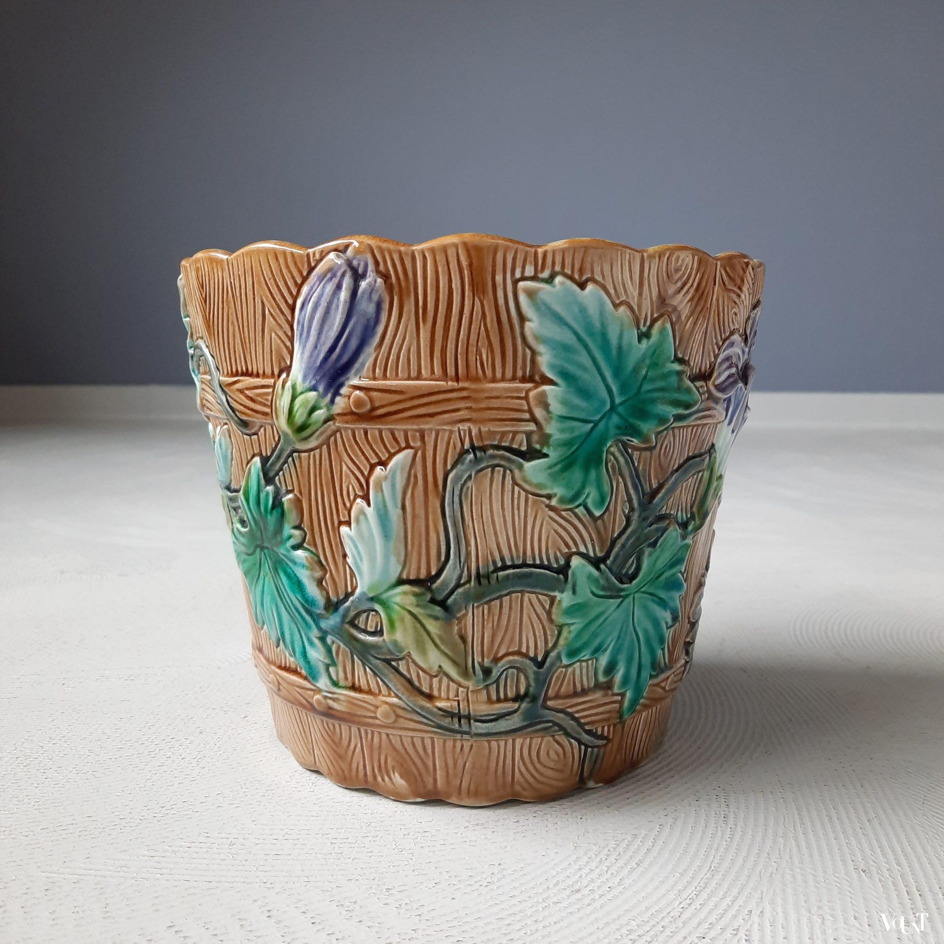 Franse Majolica bloempot, eind 19e eeuw