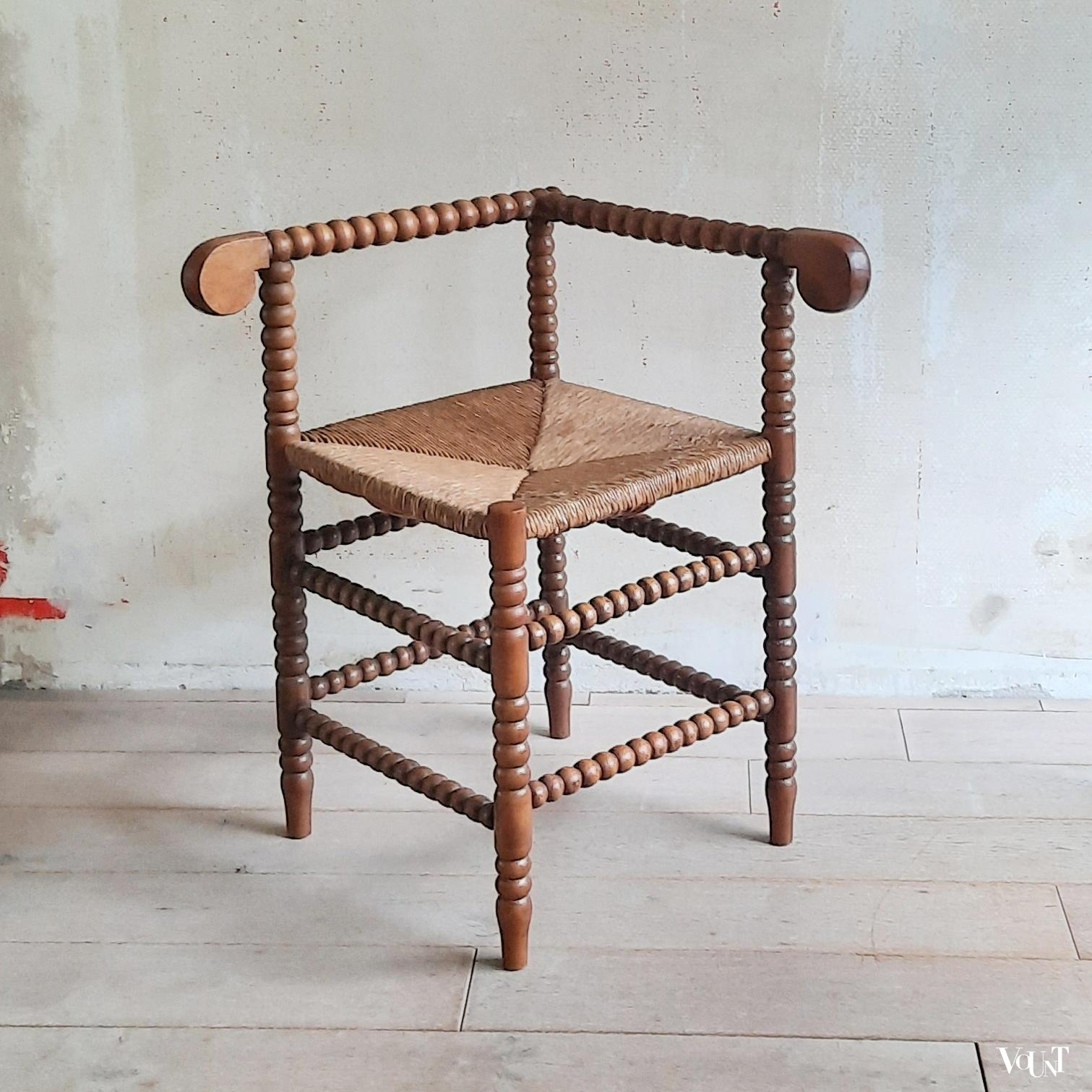 Knobbelstoel of bobbin chair, hoekstoel, 1e helft 20e eeuw