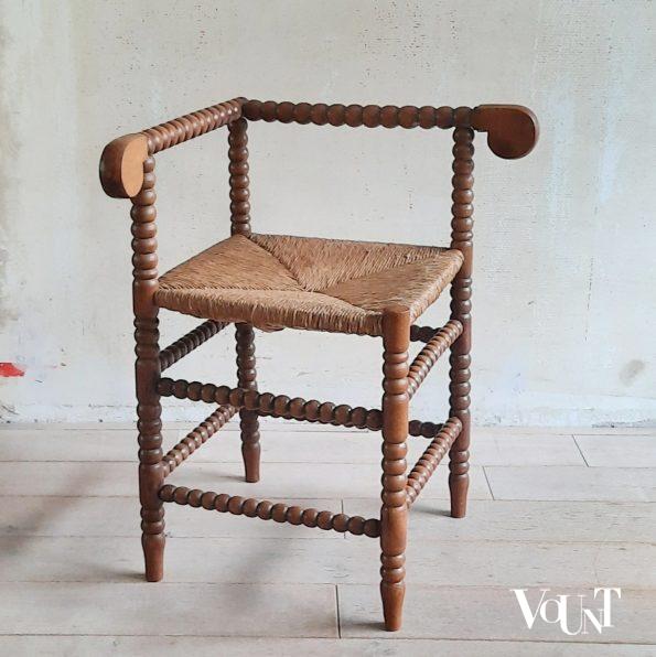 Knobbelstoel of bobbin chair, hoekstoel, 1e helft 20e eeuw