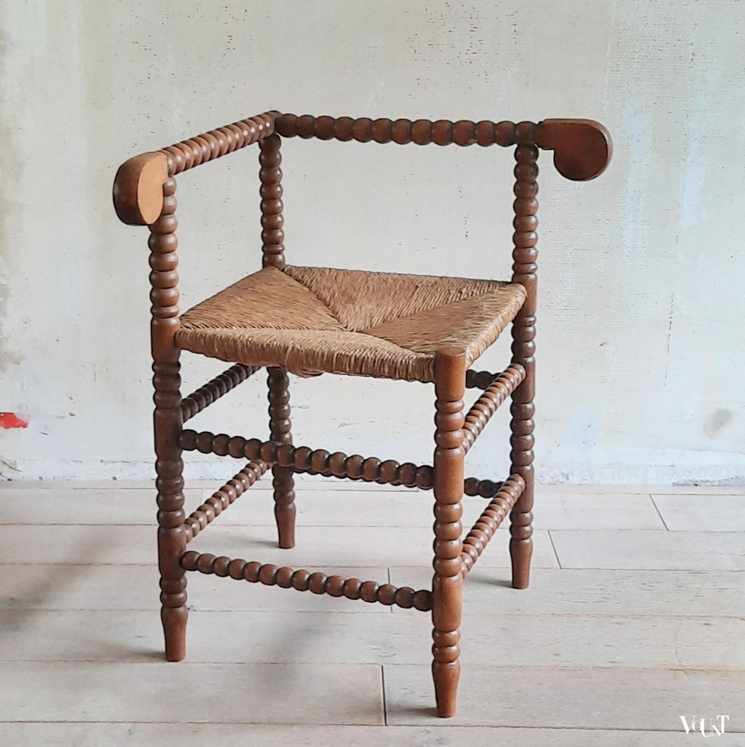 Knobbelstoel of bobbin chair, hoekstoel, 1e helft 20e eeuw