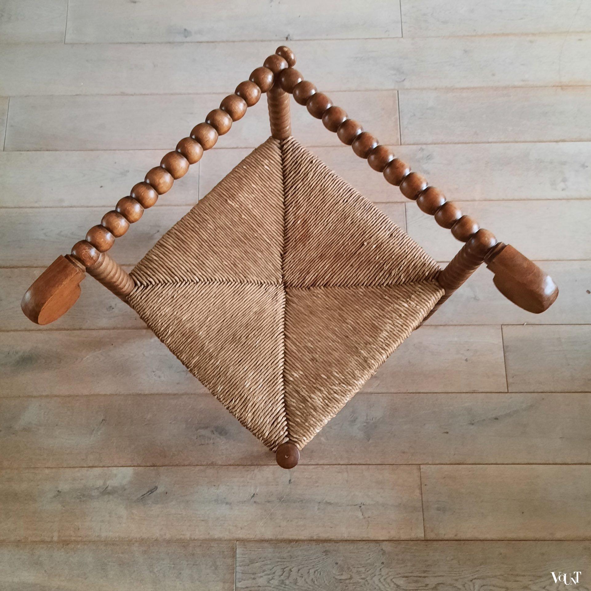 Knobbelstoel of bobbin chair, hoekstoel, 1e helft 20e eeuw