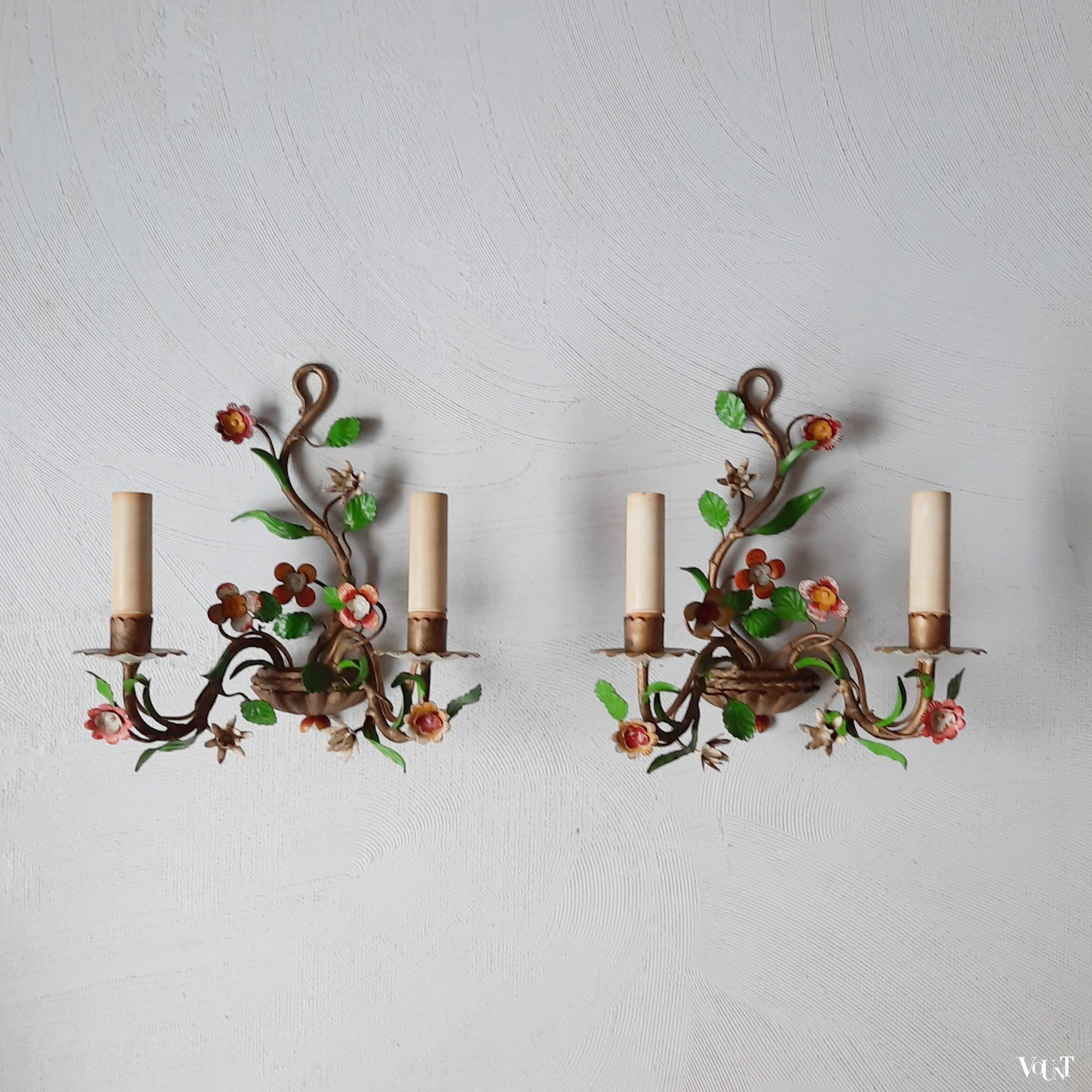 Set van 2 metalen wandlampen bloemen, jaren '50