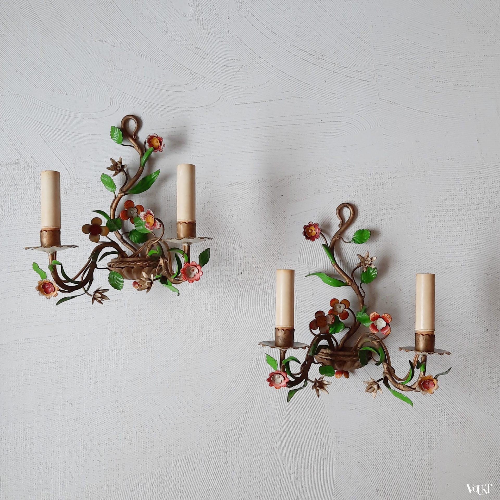 Set van 2 metalen wandlampen bloemen, jaren '50
